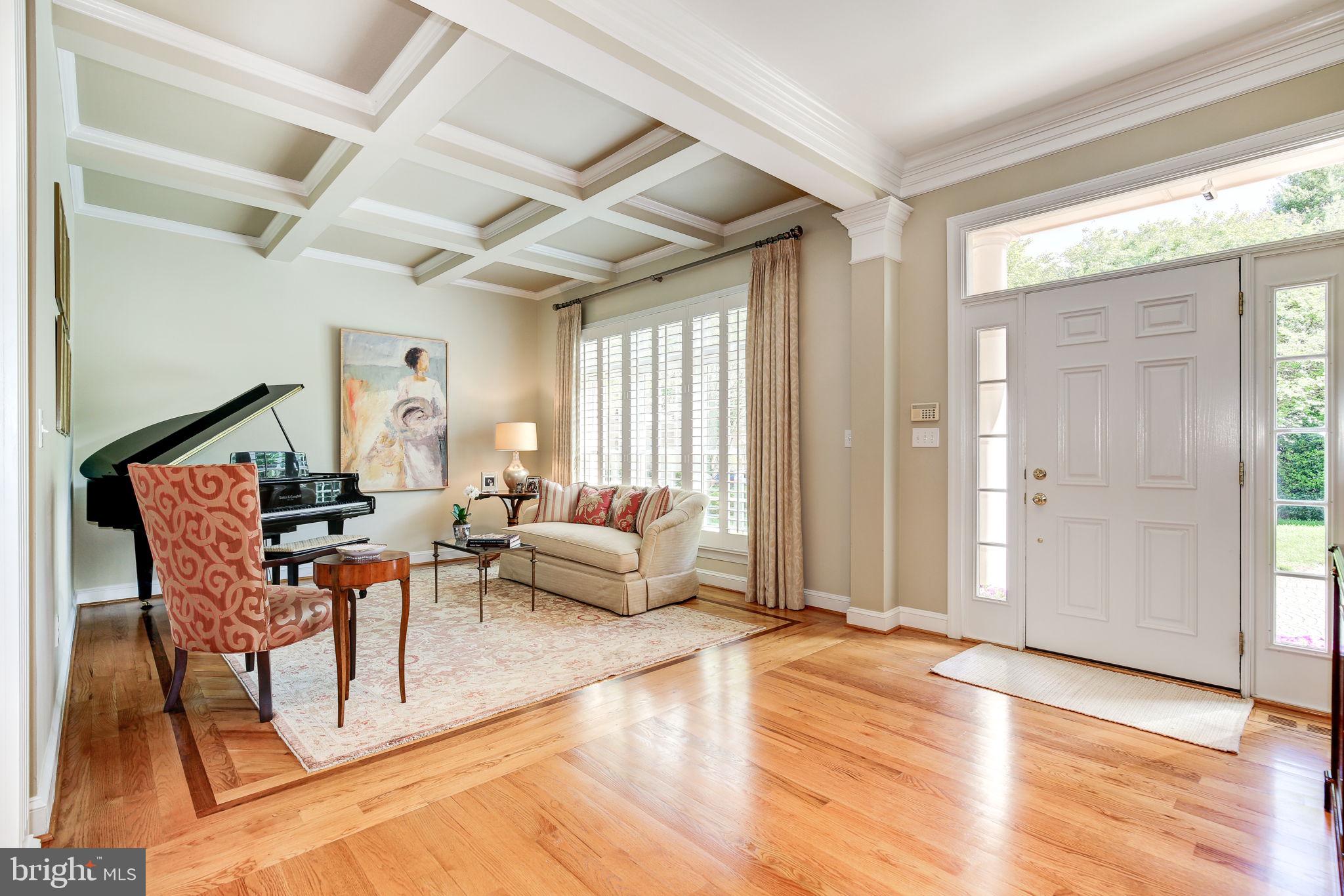 7927 SANDALFOOT DRIVE