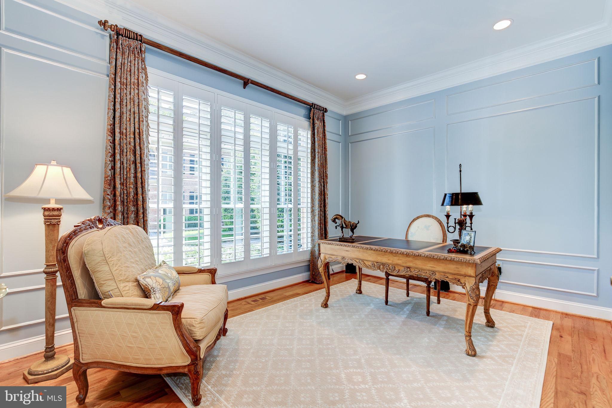 7927 SANDALFOOT DRIVE