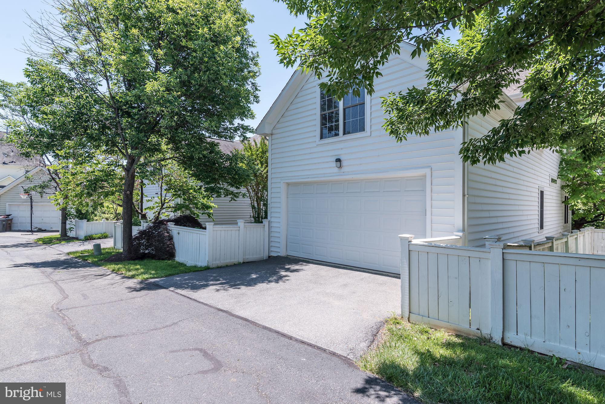 KING FARM WATKINS POND - Residential