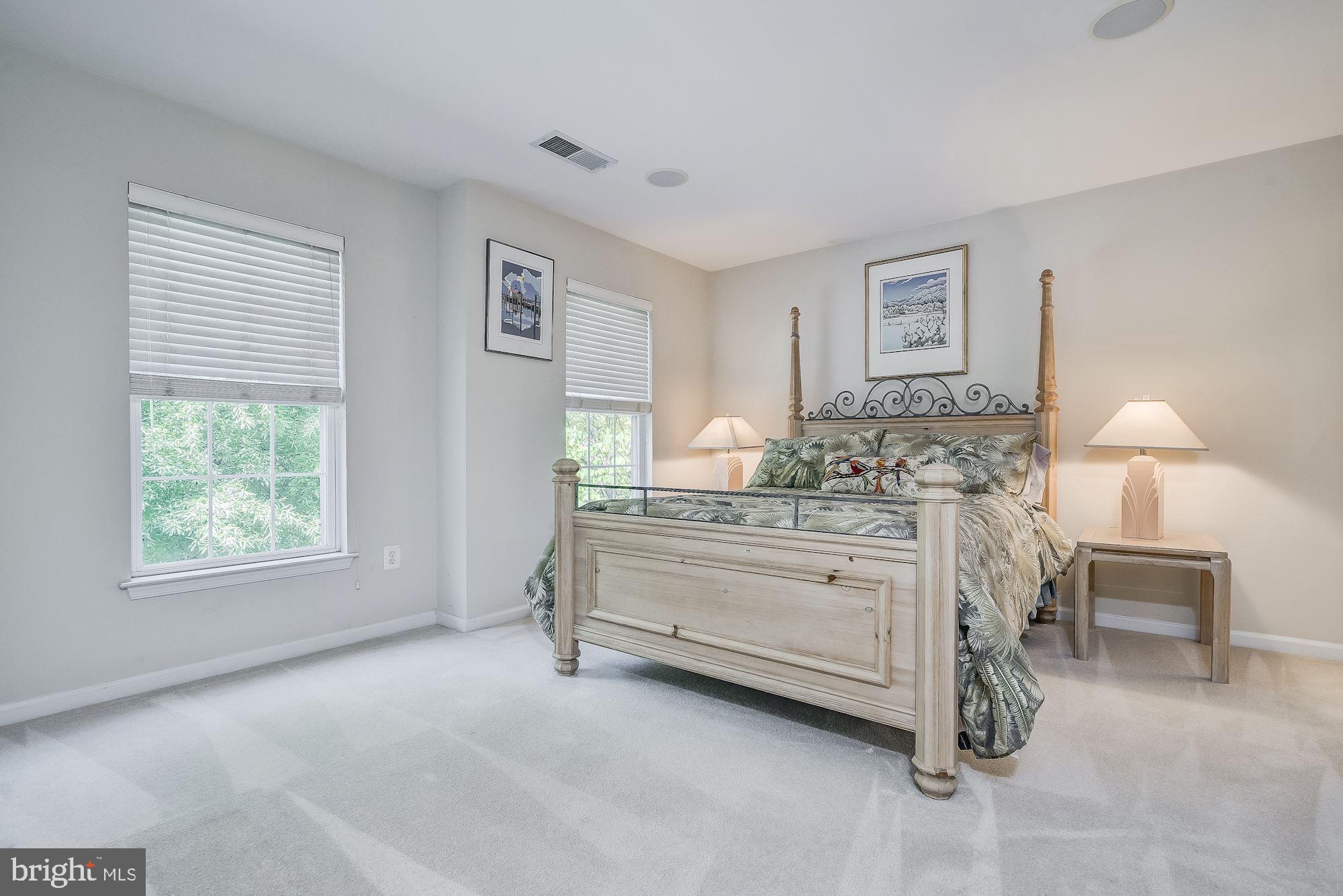 KING FARM WATKINS POND - Residential