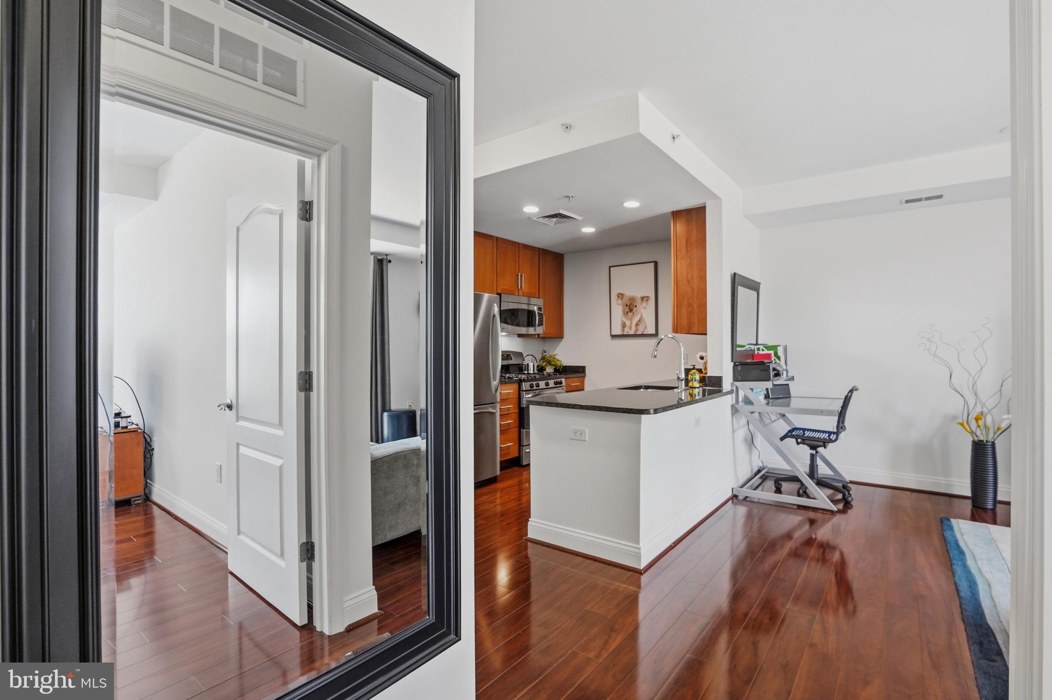 THE HENRY - Residential