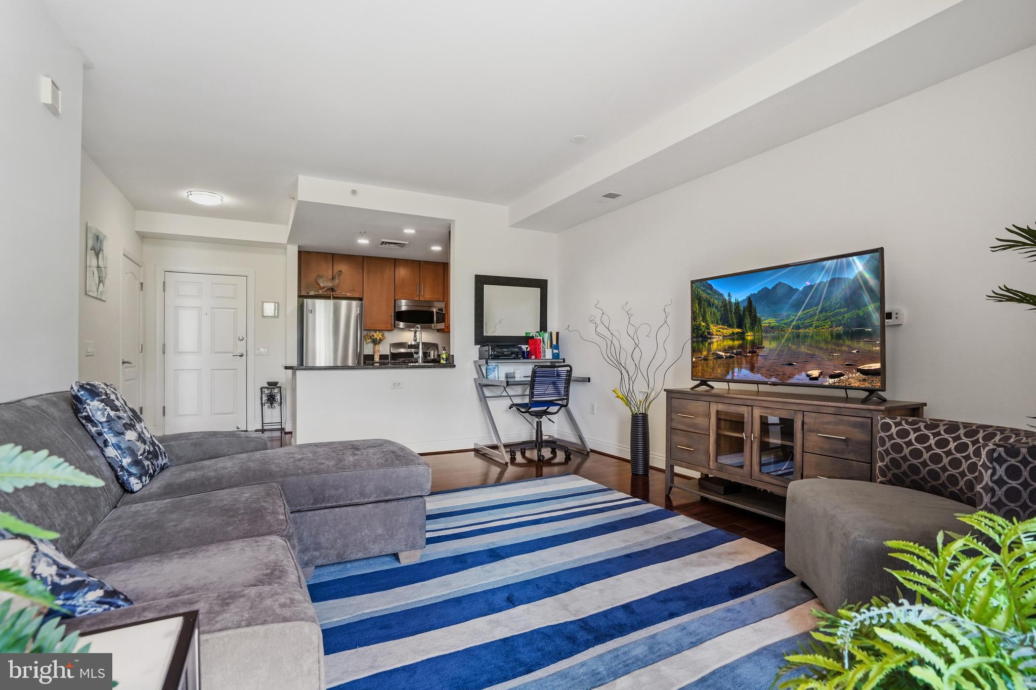 THE HENRY - Residential