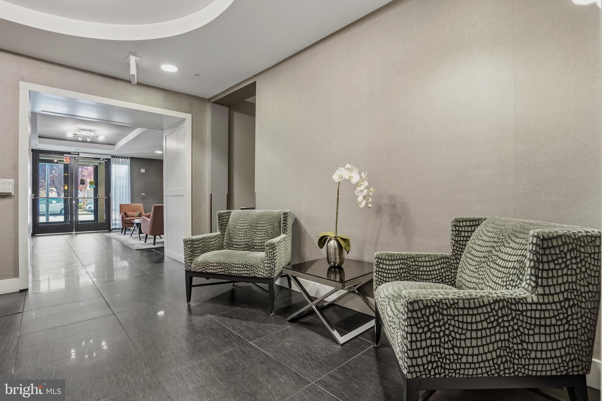 THE HENRY - Residential