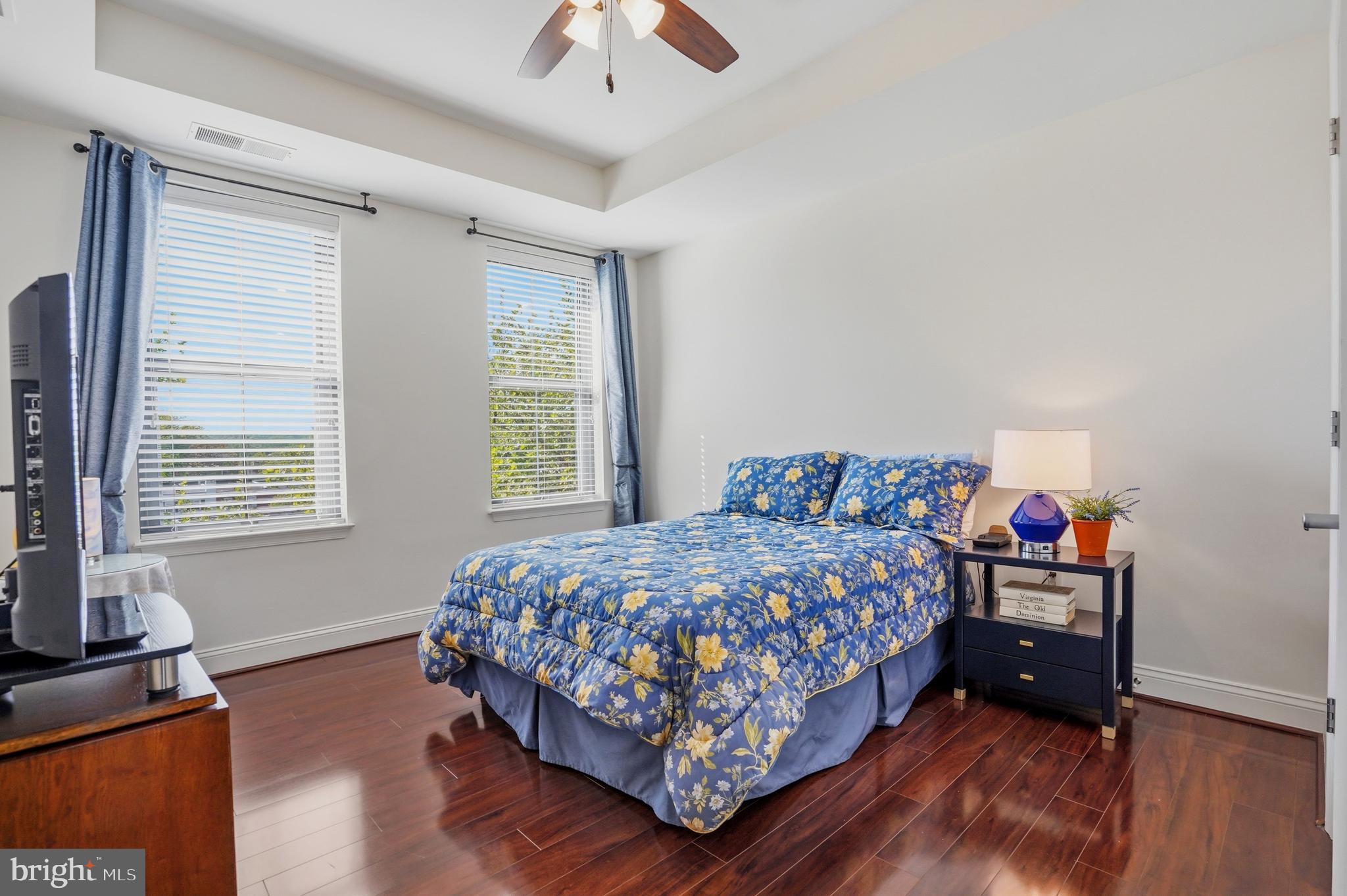 THE HENRY - Residential