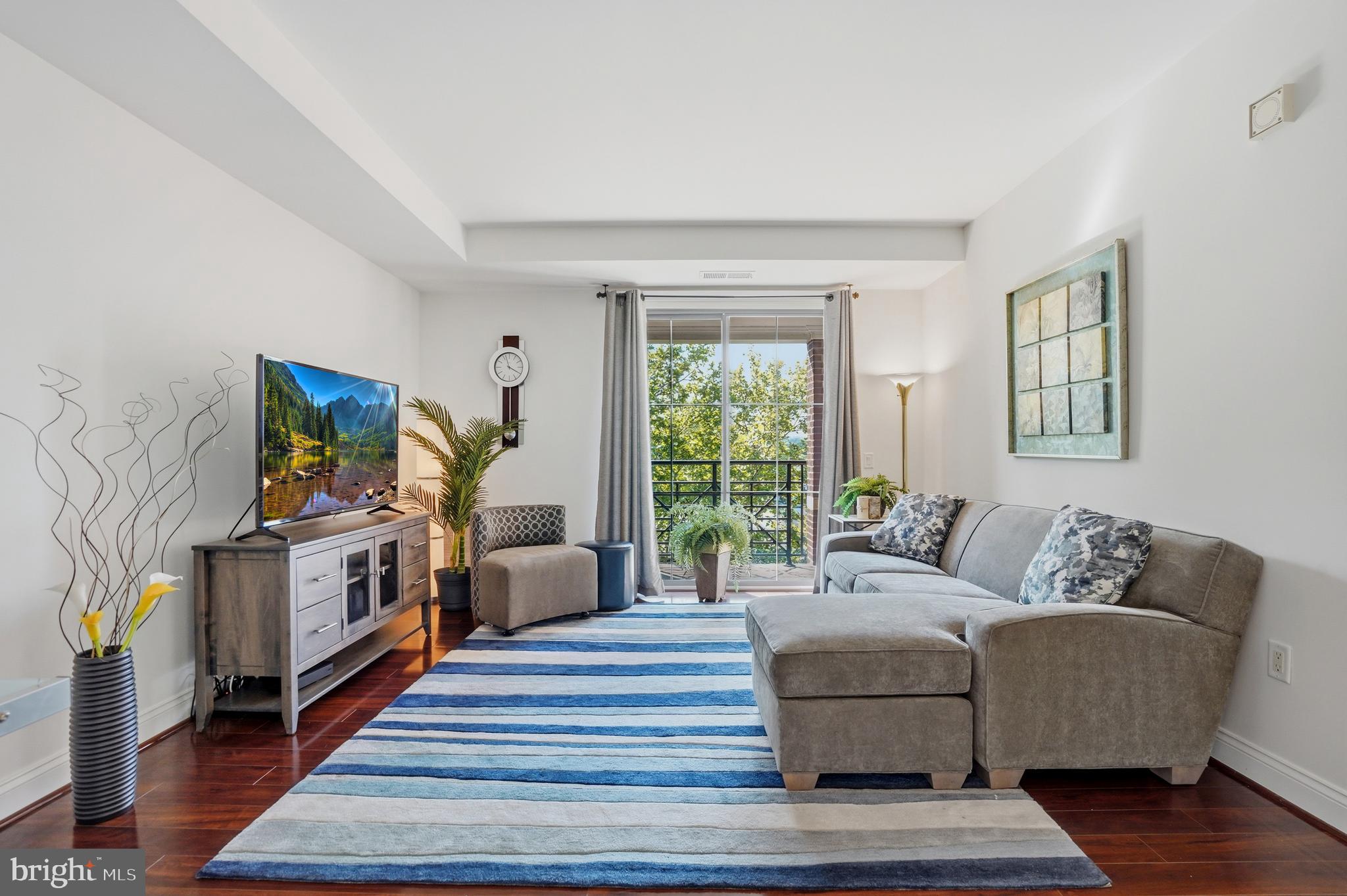 THE HENRY - Residential