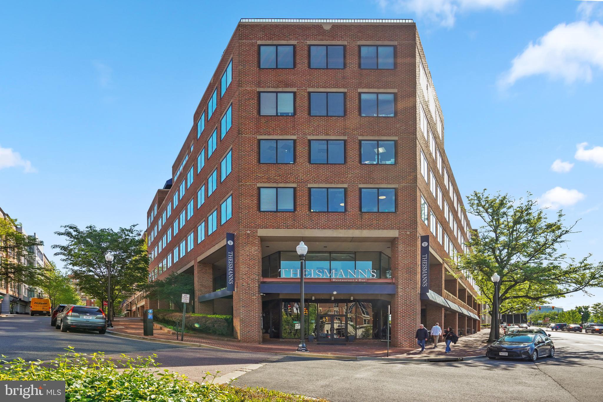 THE HENRY - Residential