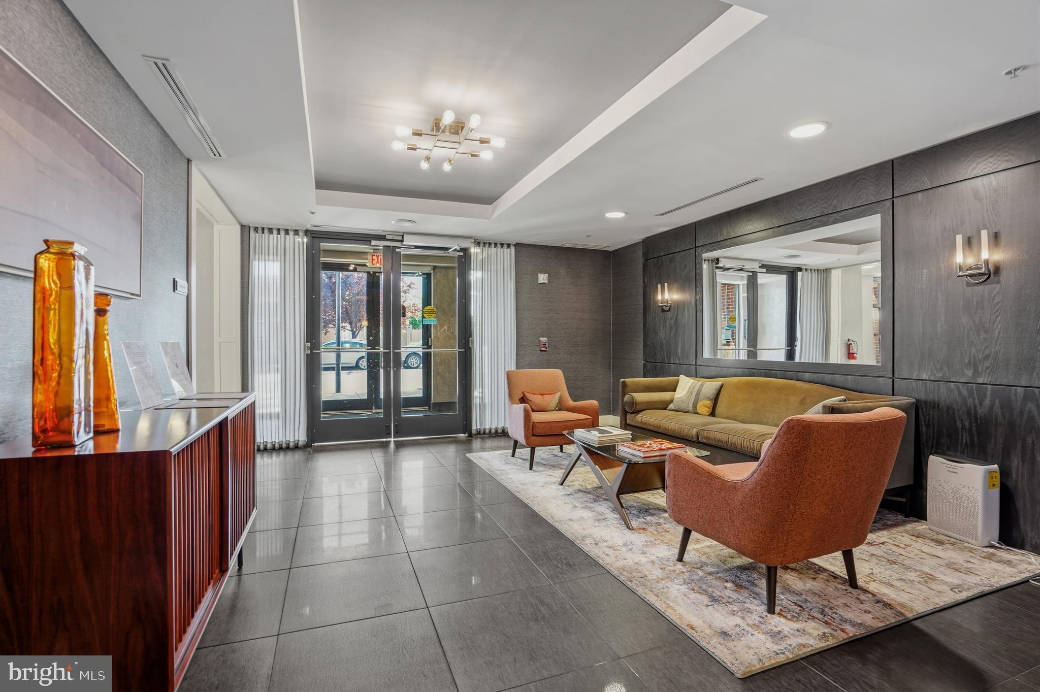 THE HENRY - Residential