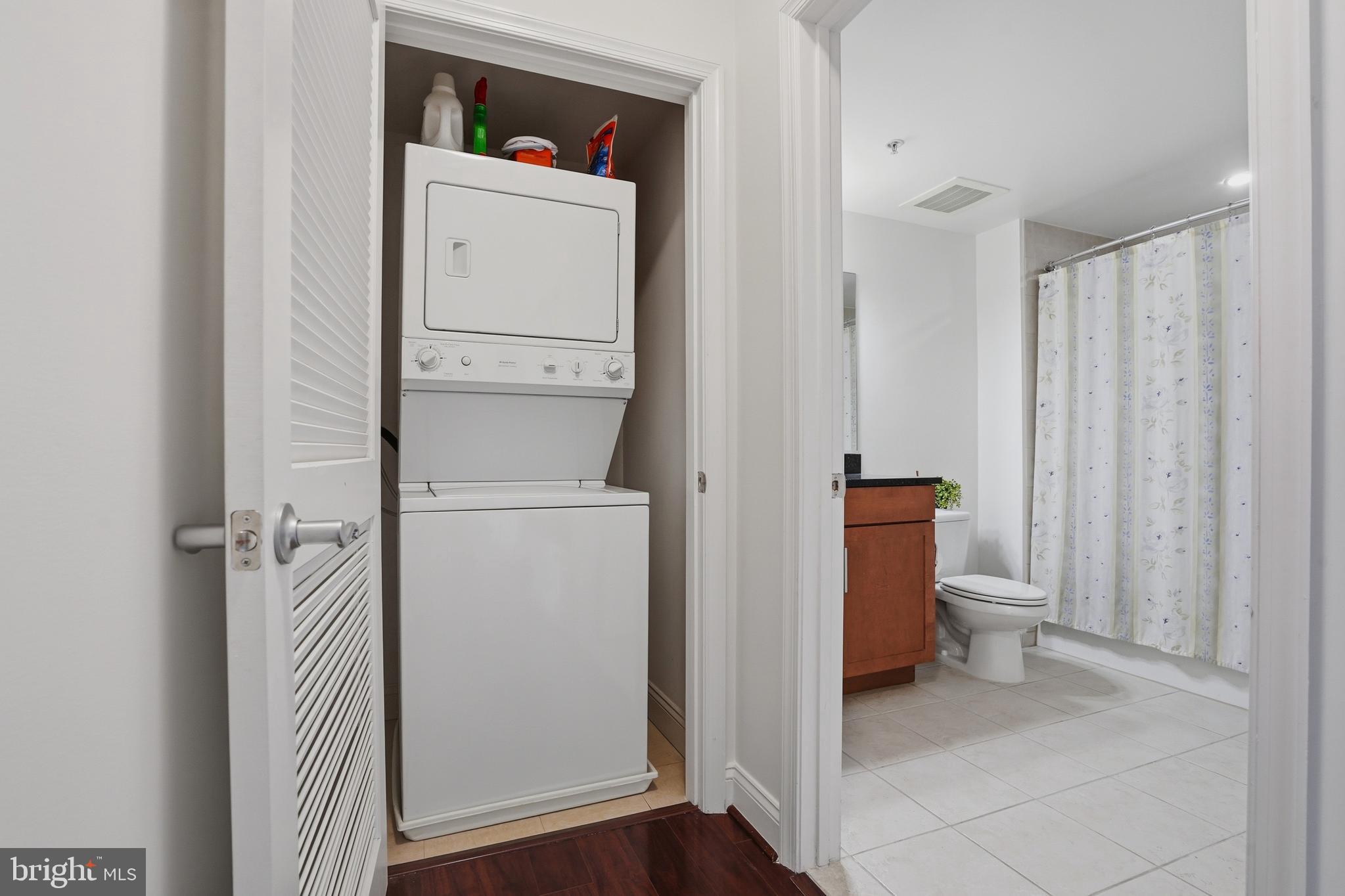 THE HENRY - Residential