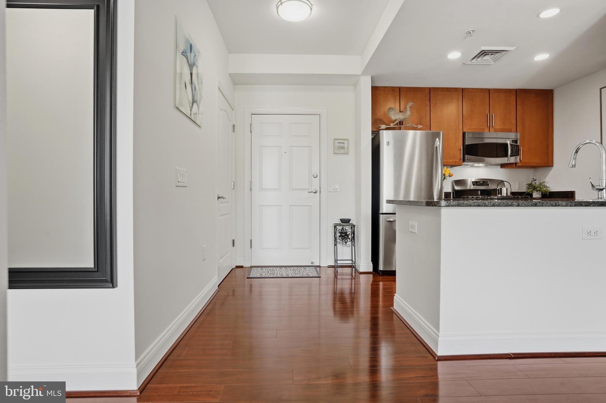 THE HENRY - Residential