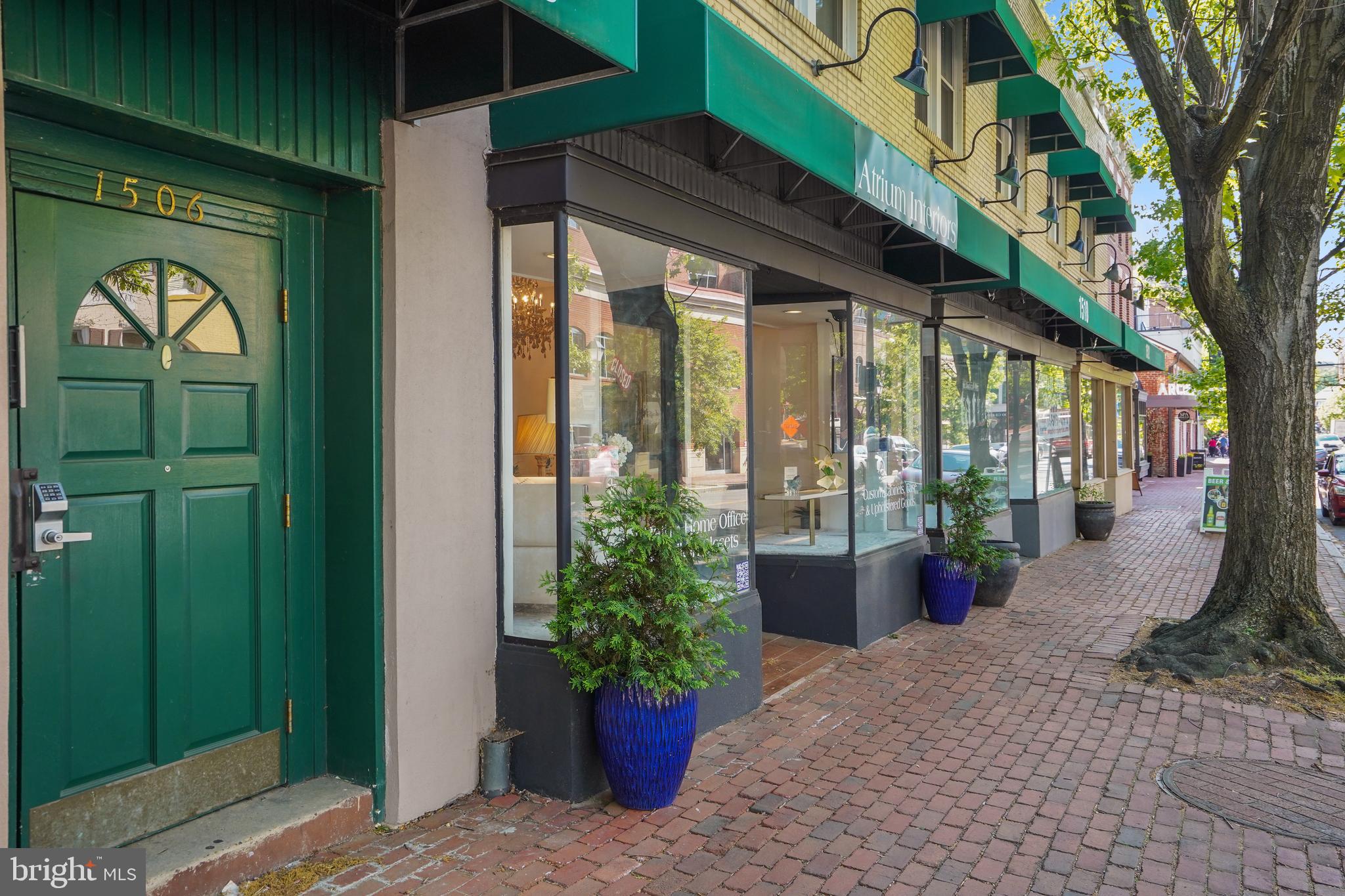 THE HENRY - Residential