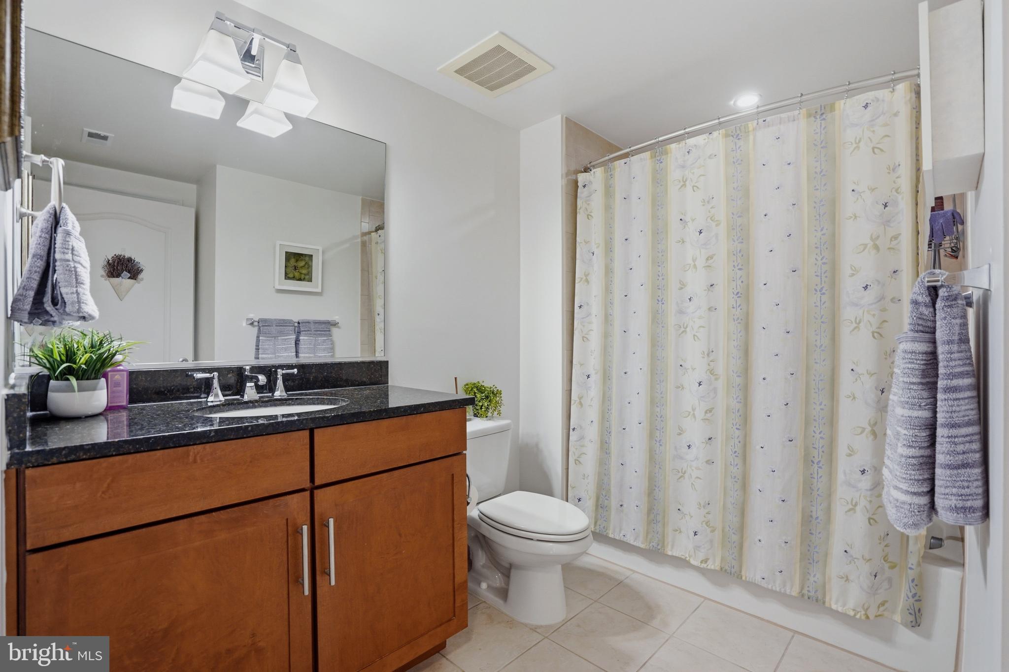 THE HENRY - Residential