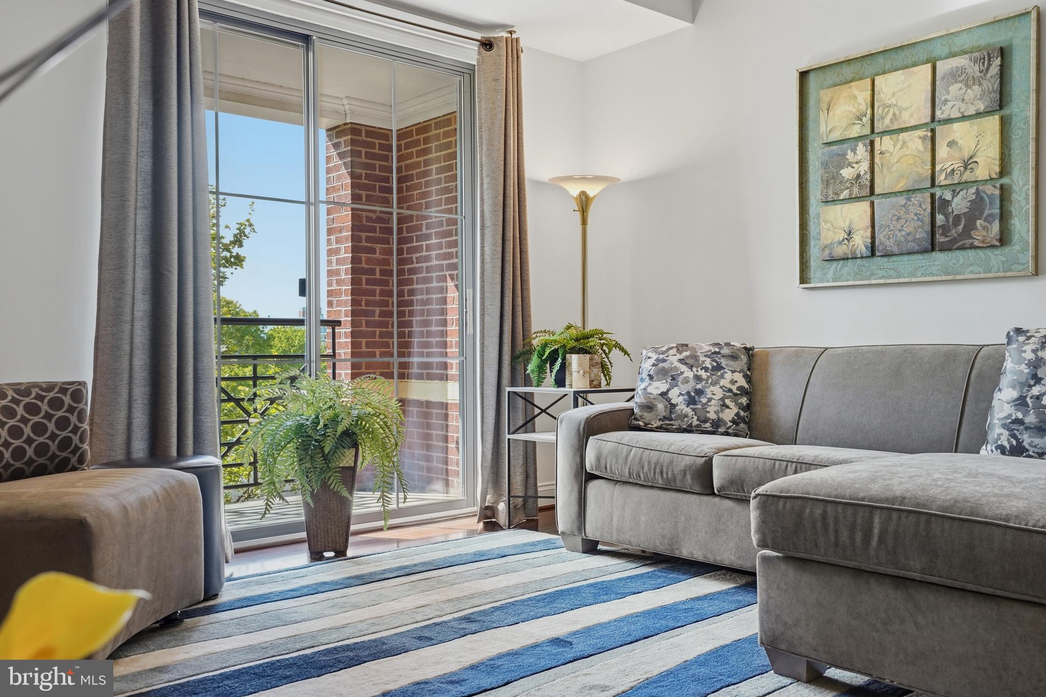 THE HENRY - Residential