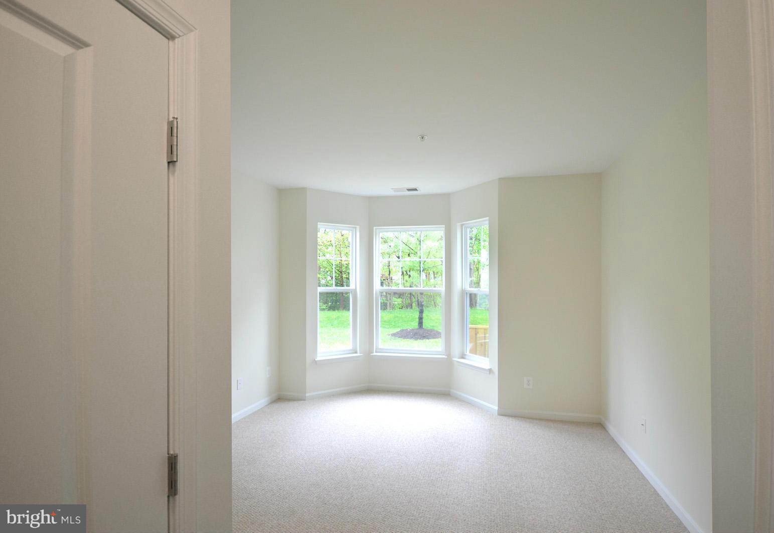 THIS SPECTACULAR CONDO HAS BEEN NEWLY RENNOVATED. THE KITCHEN NOW HAS STAINLESS STEEL APPLIANCES. IN ADDITION, THE UNIT COMES WITH SPACIOUS BATHROOMS. THERE IS A WASHER AND DRYER ROOM INCLUDED. THIS CONDO RECEIVES BEAUTIFUL NATURAL LIGHT THAT YOU ARE BOUND TO LOVE .