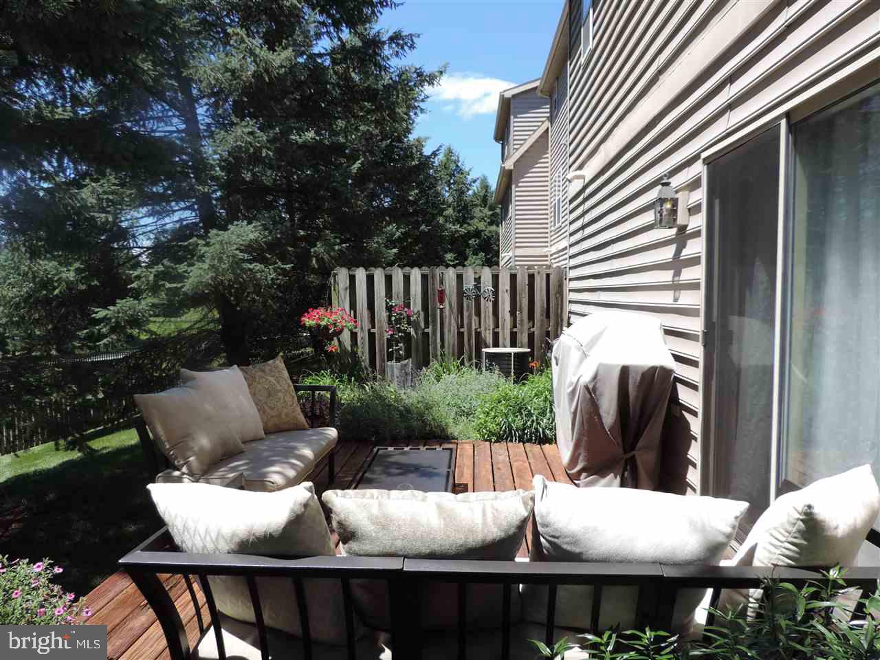 WOODLAND VIEW - Residential