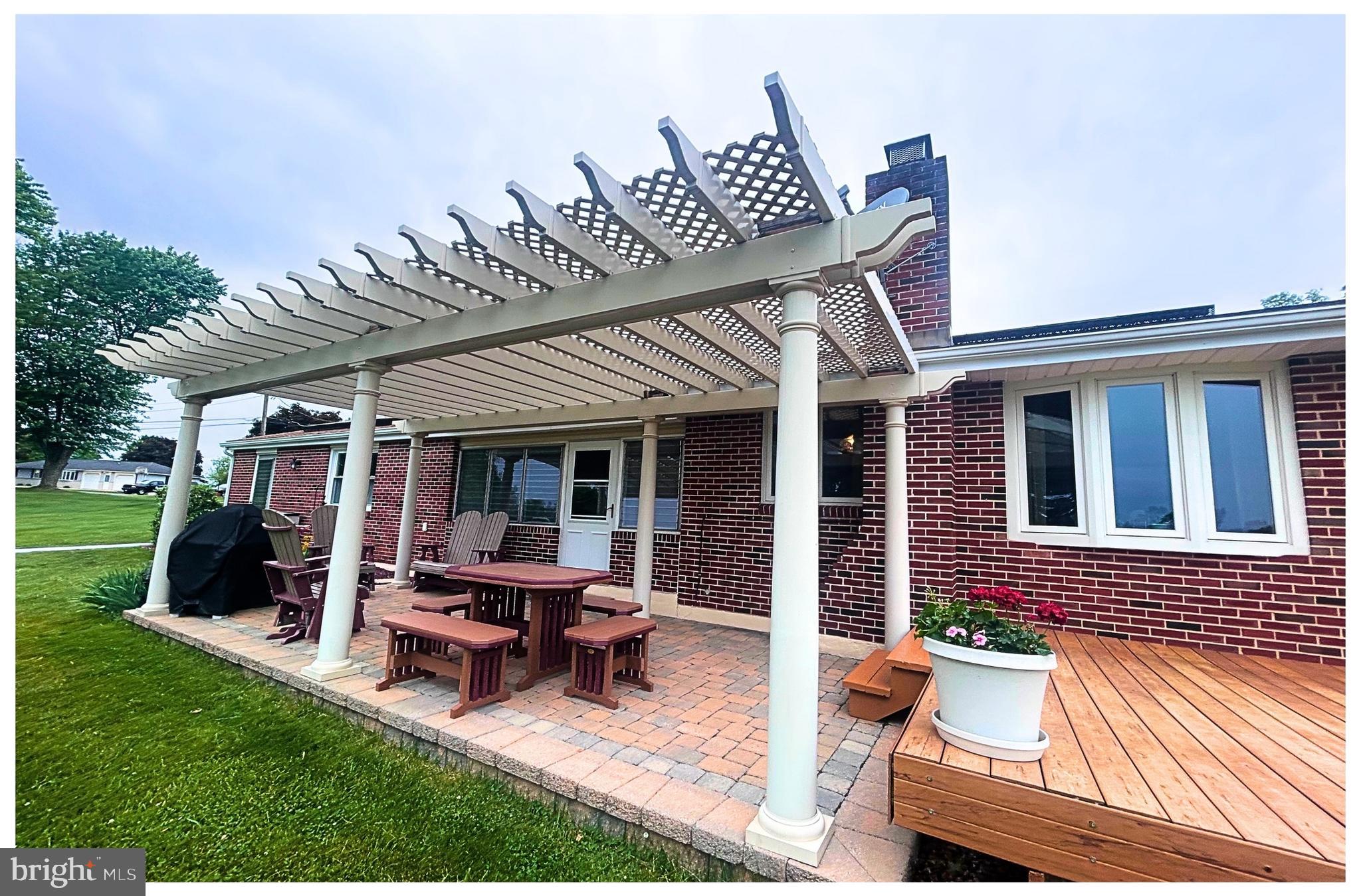 51 RACEHORSE DRIVE
