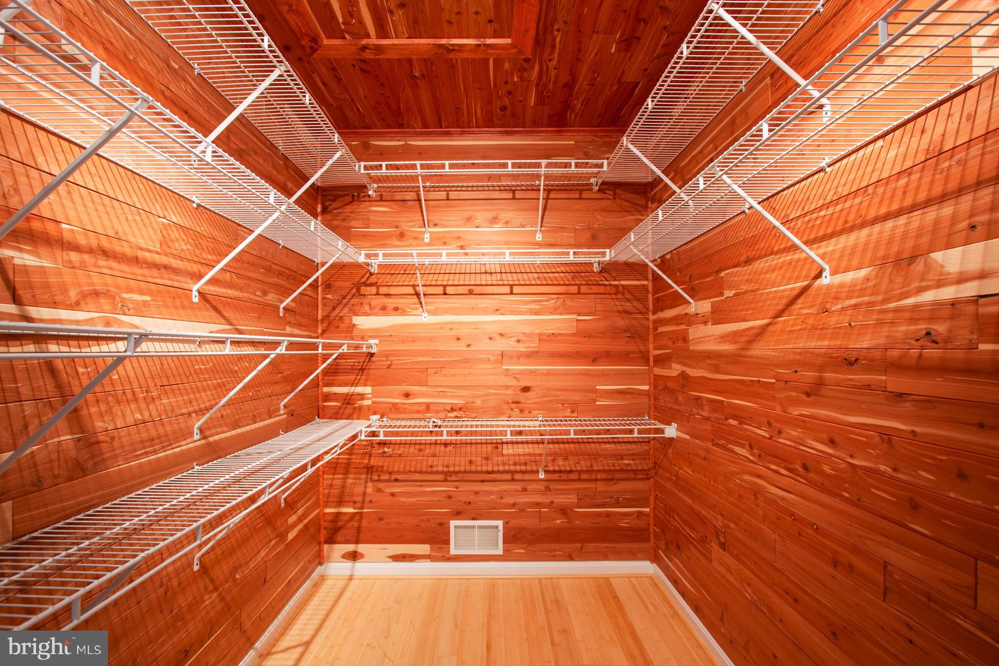 MOUNT WASHINGTON - Residential