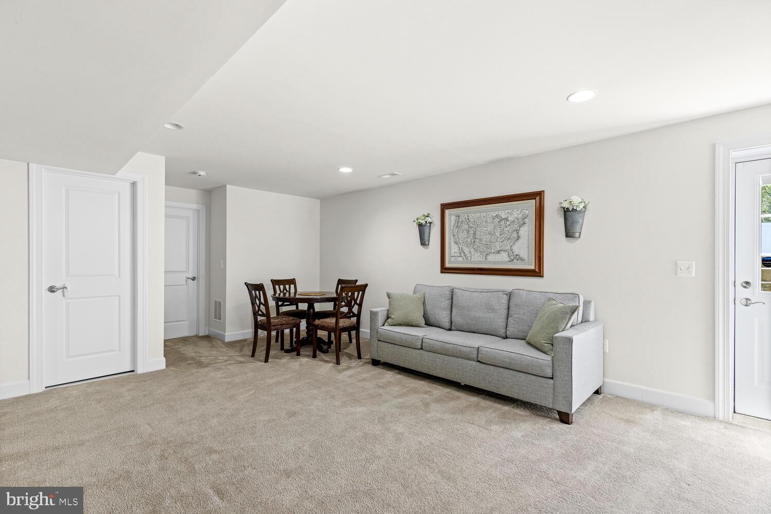 EMBREY MILL - Residential Lease