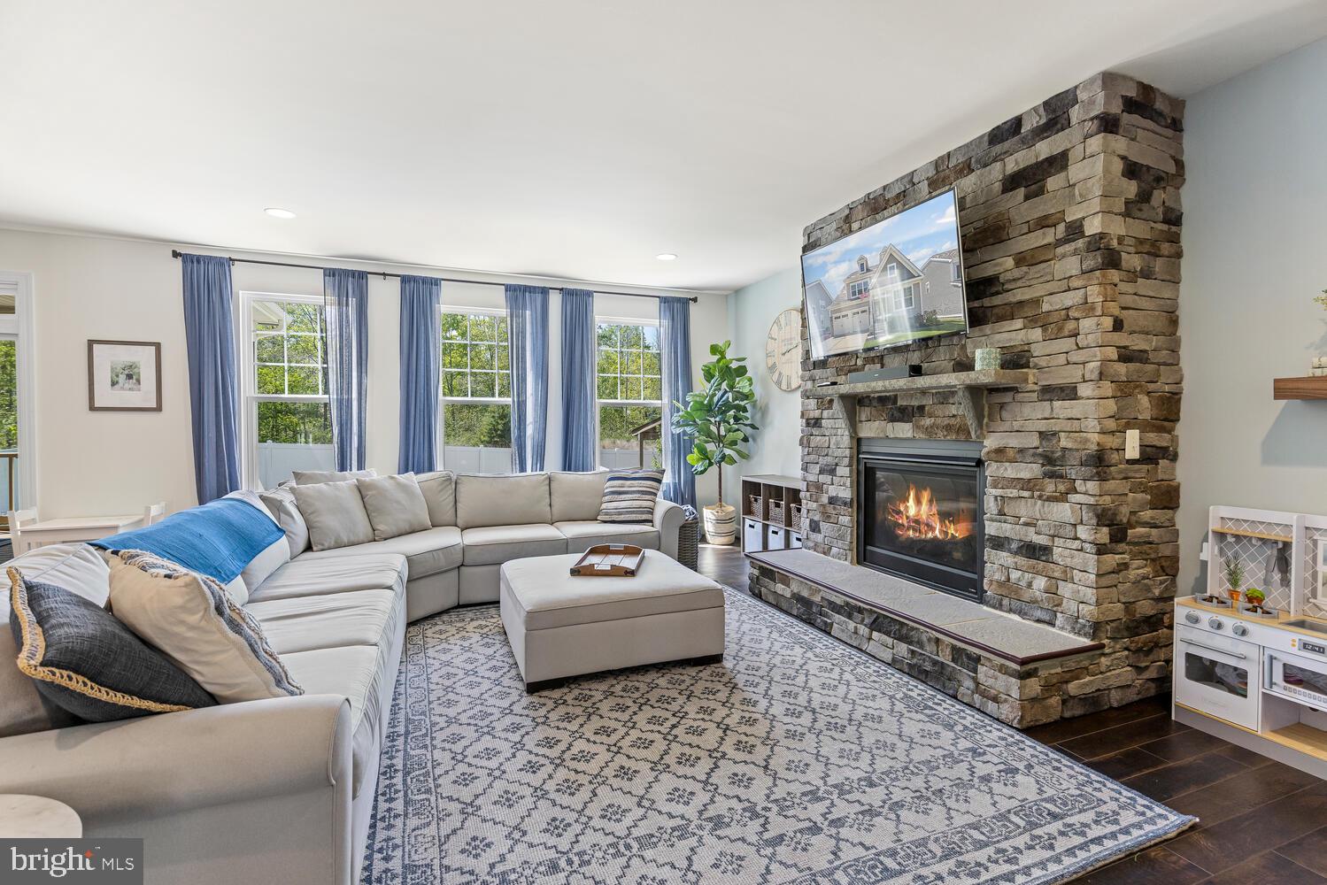 EMBREY MILL - Residential Lease