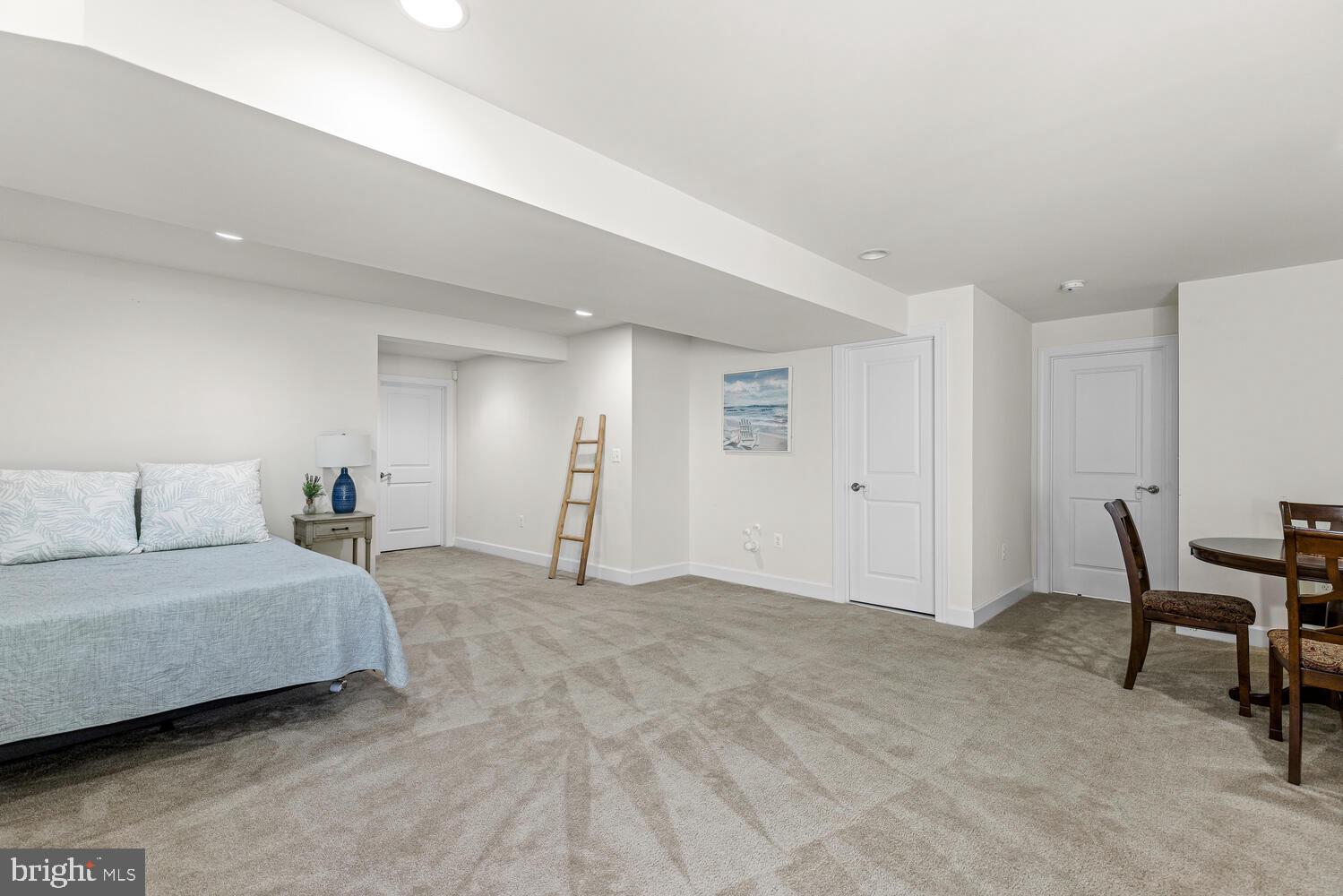 EMBREY MILL - Residential Lease