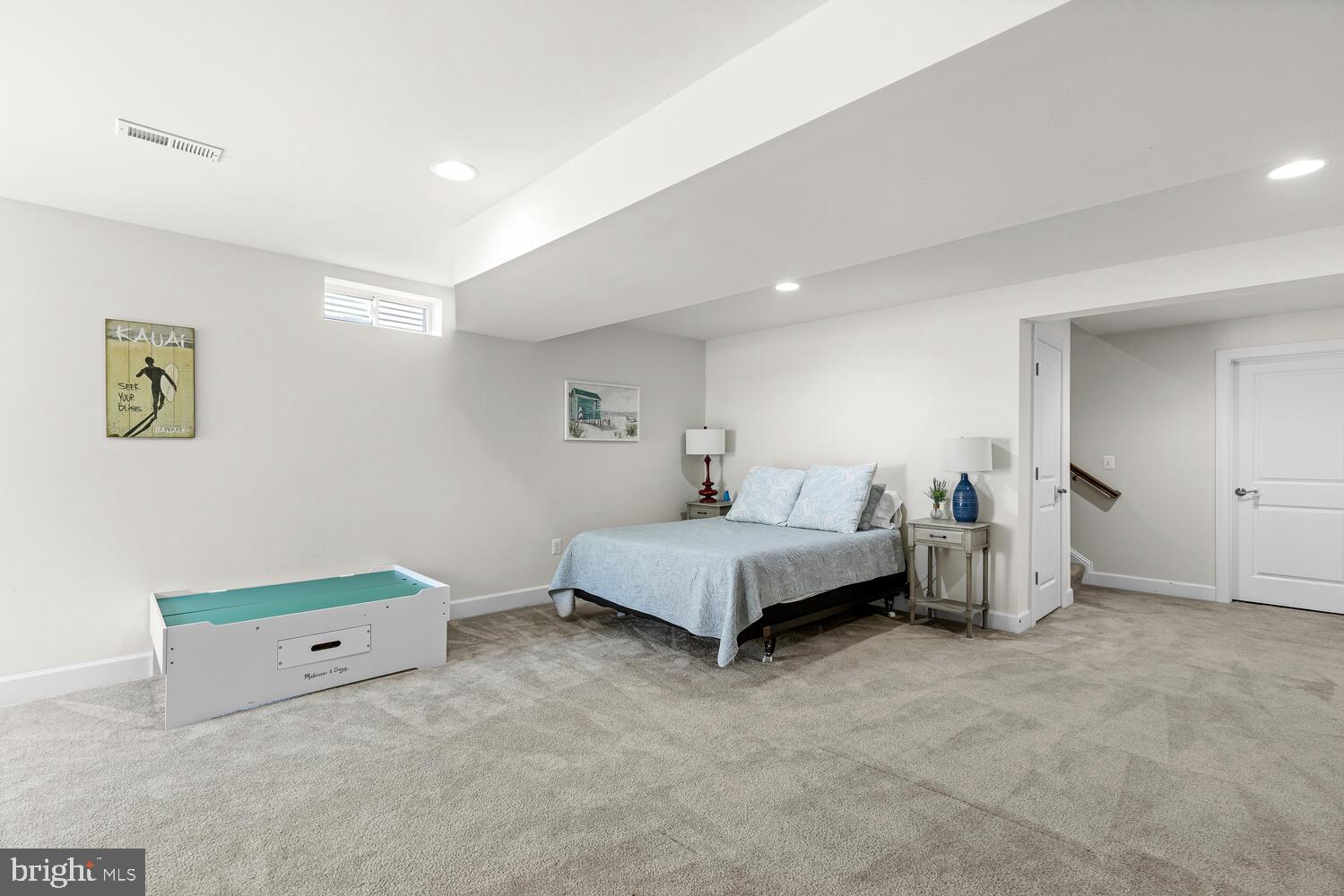 EMBREY MILL - Residential Lease