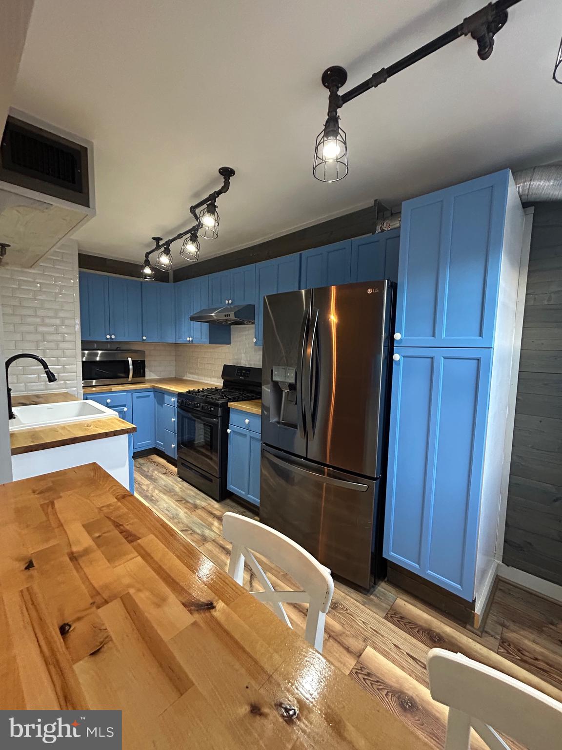 MAYFAIR (WEST) - Residential