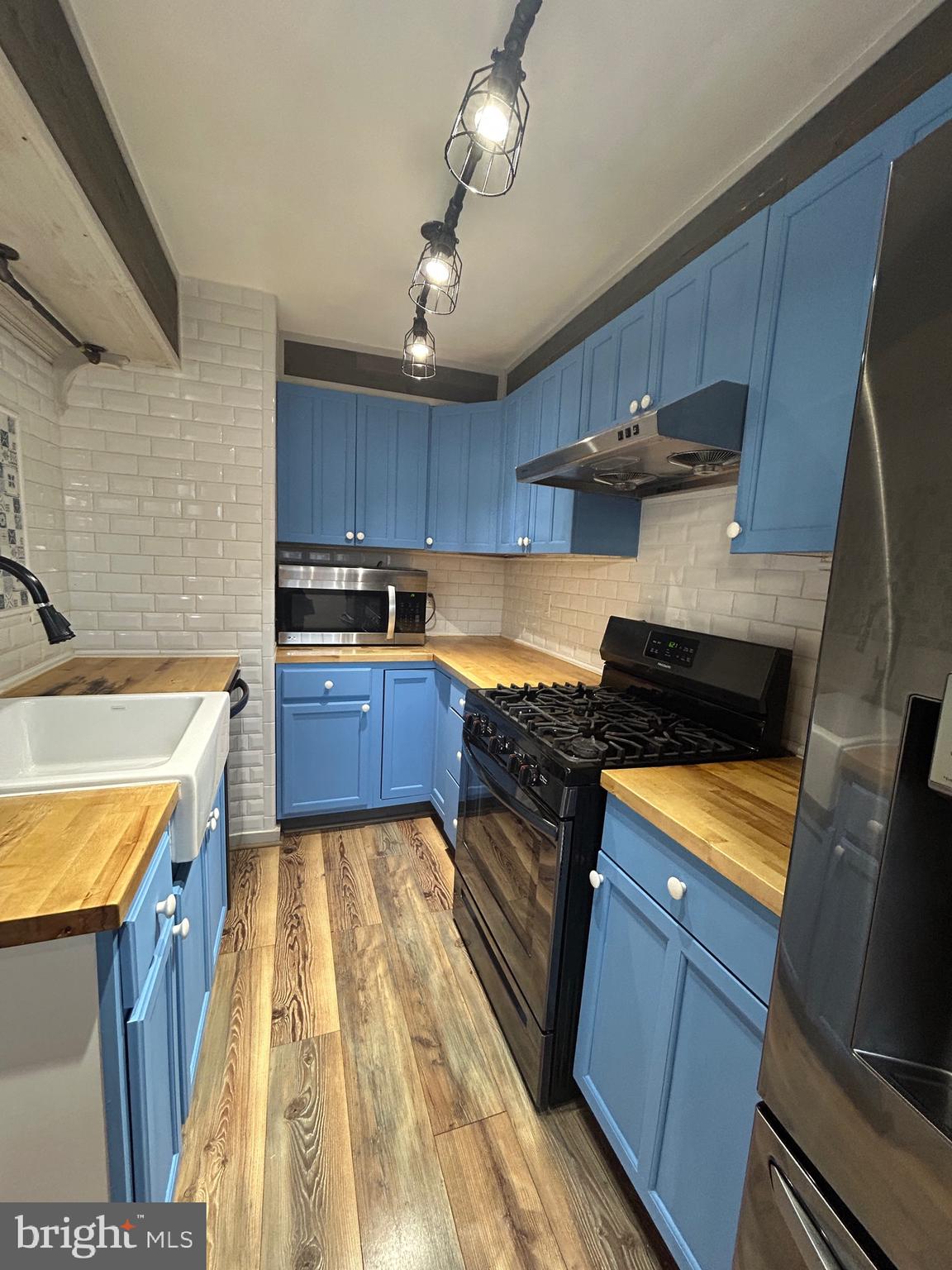 MAYFAIR (WEST) - Residential