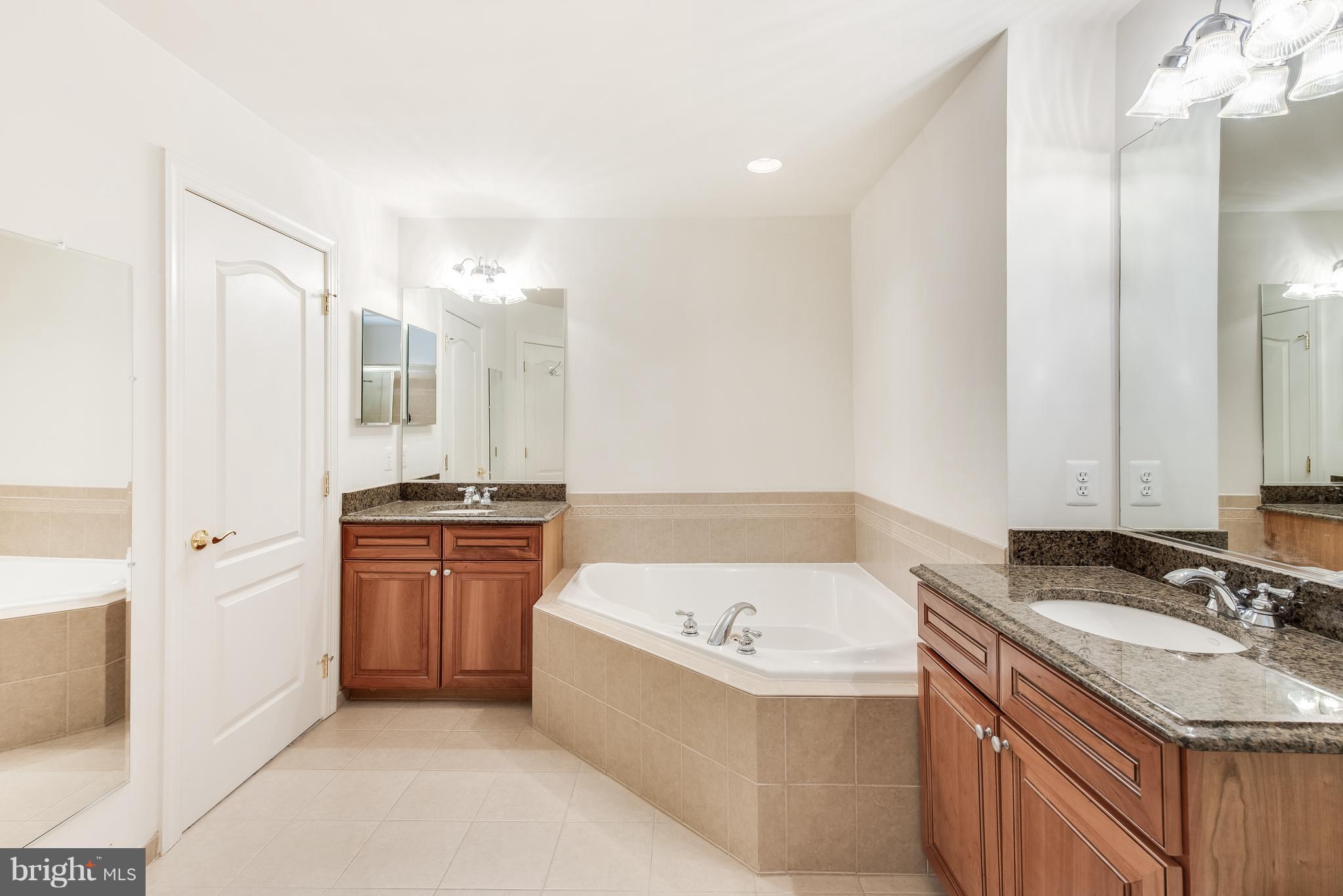 VINEYARDS OF ANNAPOLIS - Residential