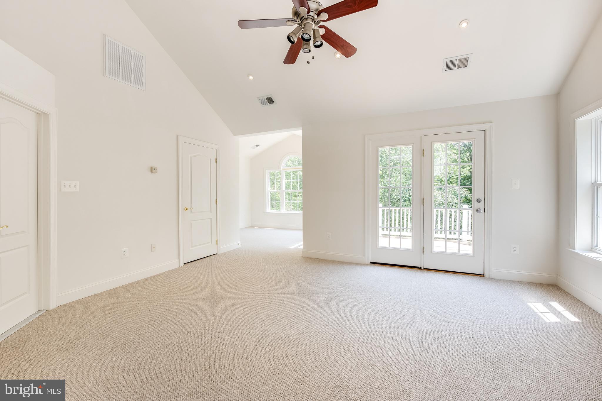 VINEYARDS OF ANNAPOLIS - Residential