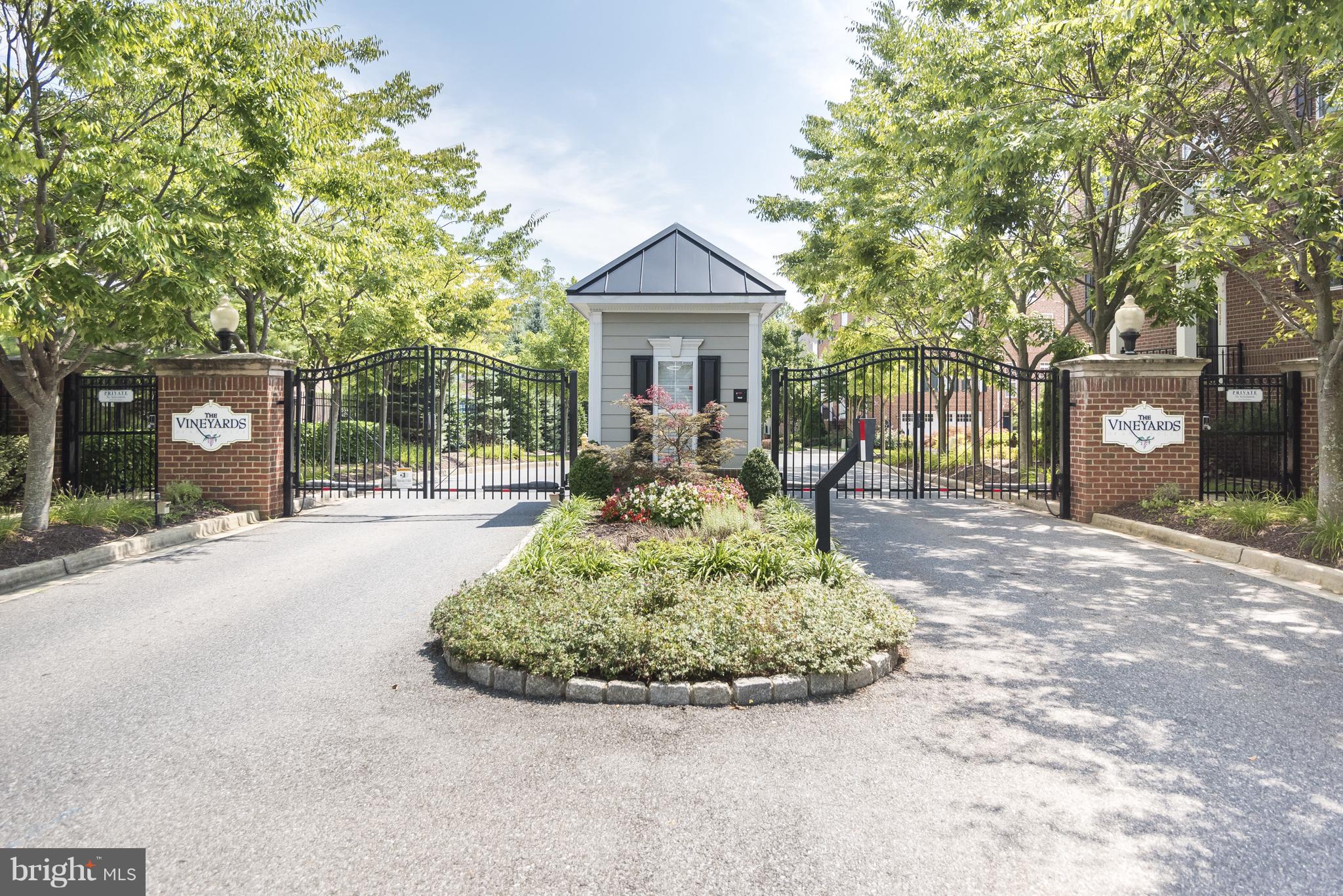 VINEYARDS OF ANNAPOLIS - Residential