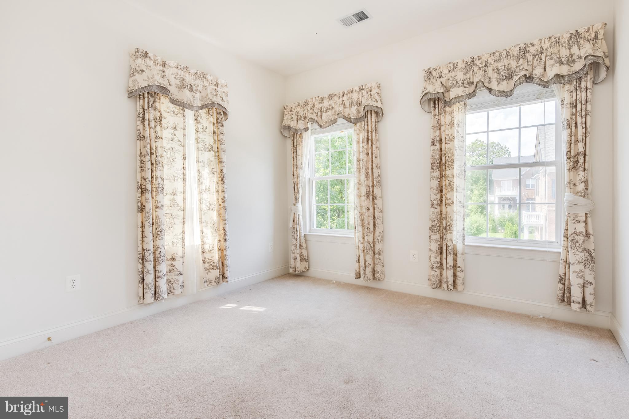 VINEYARDS OF ANNAPOLIS - Residential