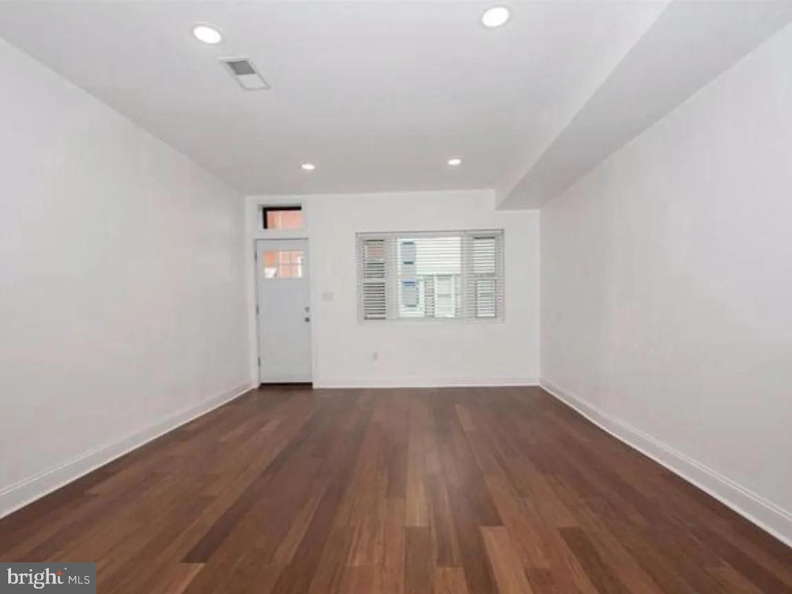 LOWER MOYAMENSING - Residential