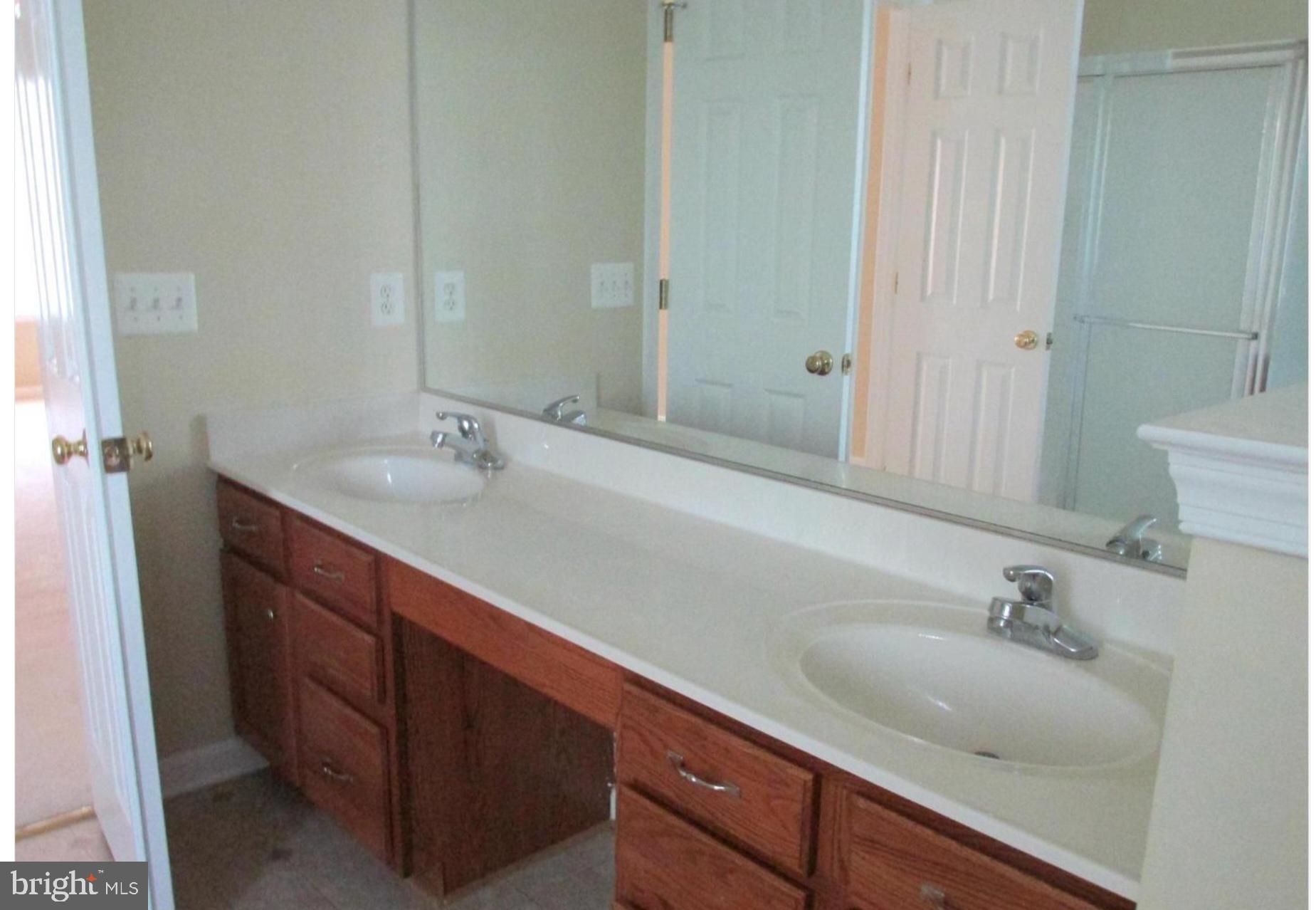 STRATFORD PLACE - Residential