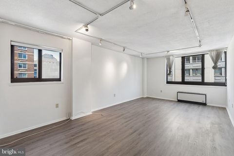 Condo For Rent - 1420 Locust Street #23E<br/> PHILADELPHIA, PA 19102