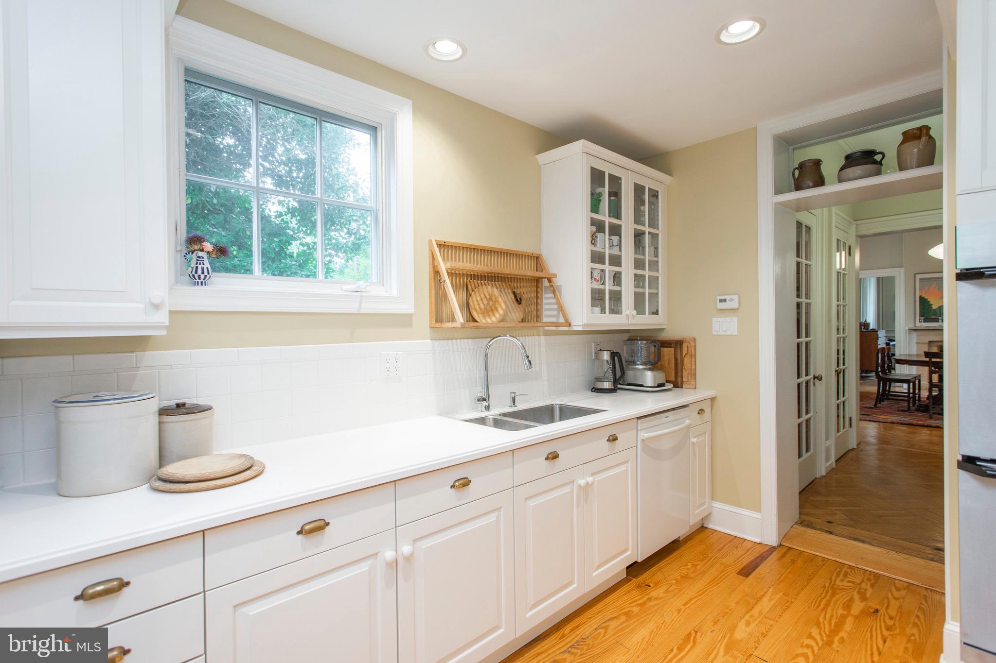 CHESTNUT HILL - Residential