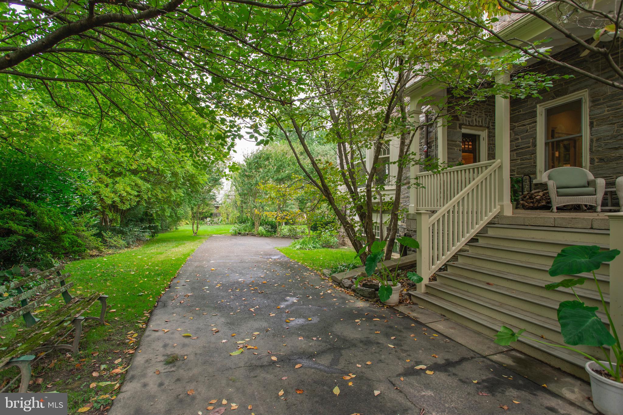 CHESTNUT HILL - Residential