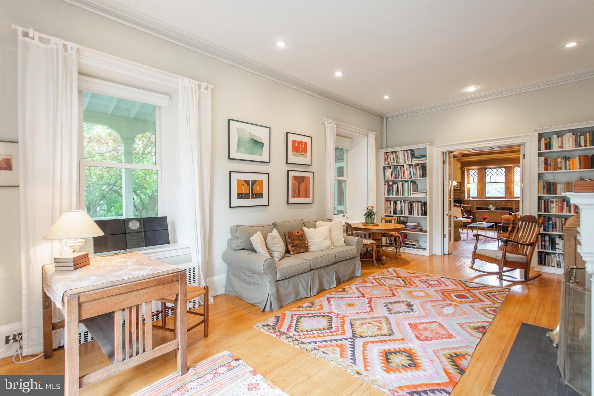 CHESTNUT HILL - Residential