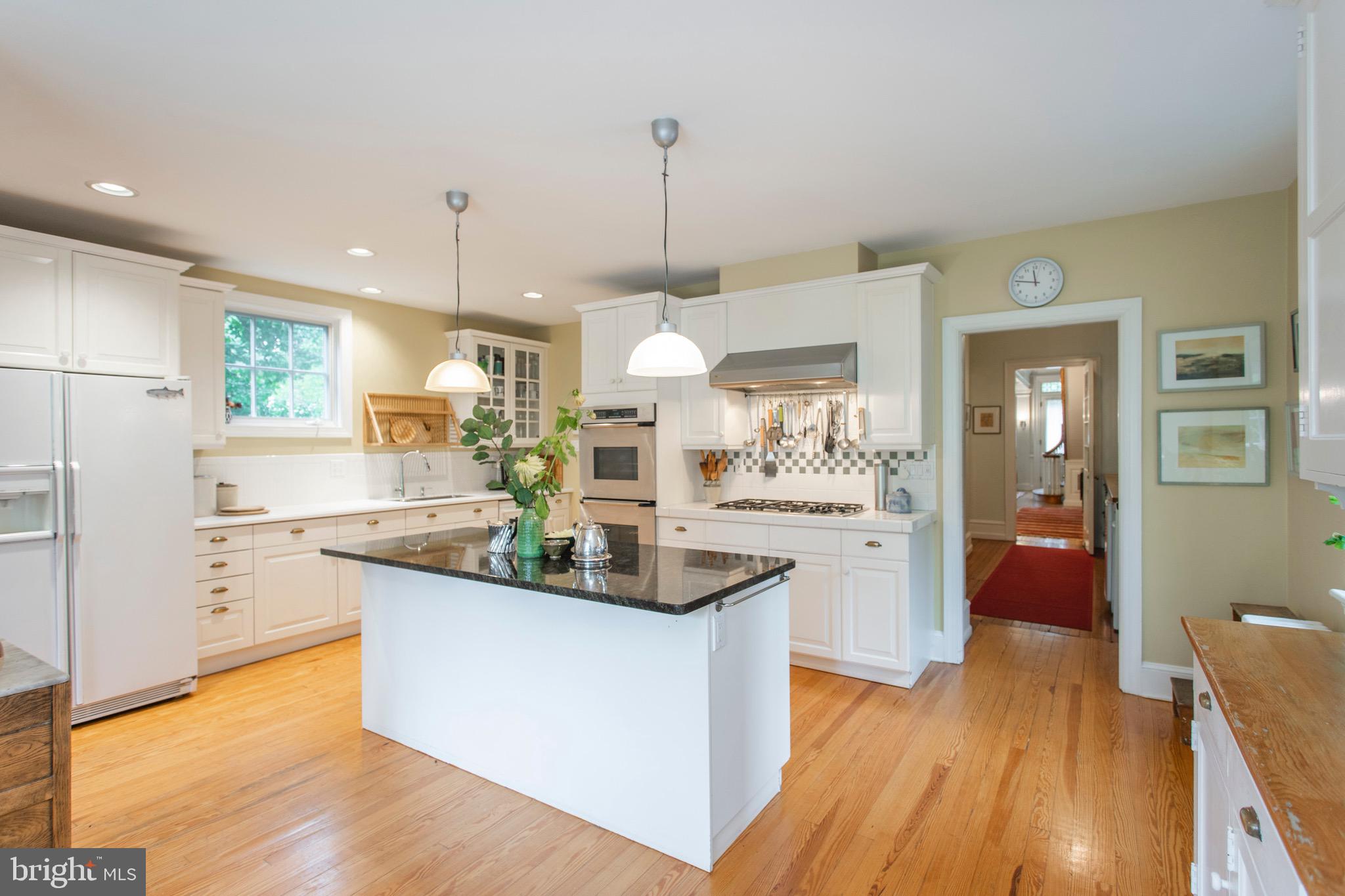 CHESTNUT HILL - Residential