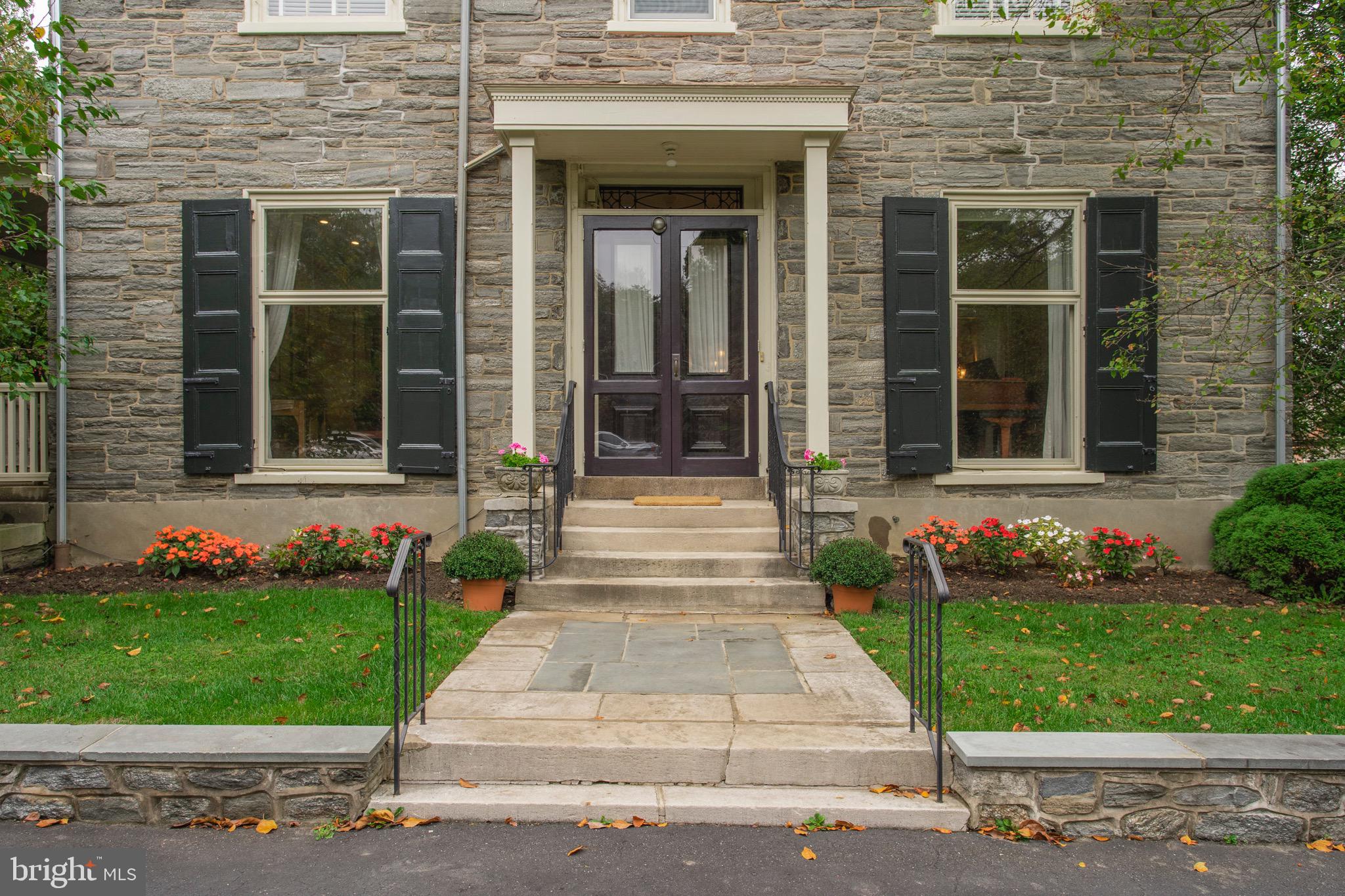 CHESTNUT HILL - Residential