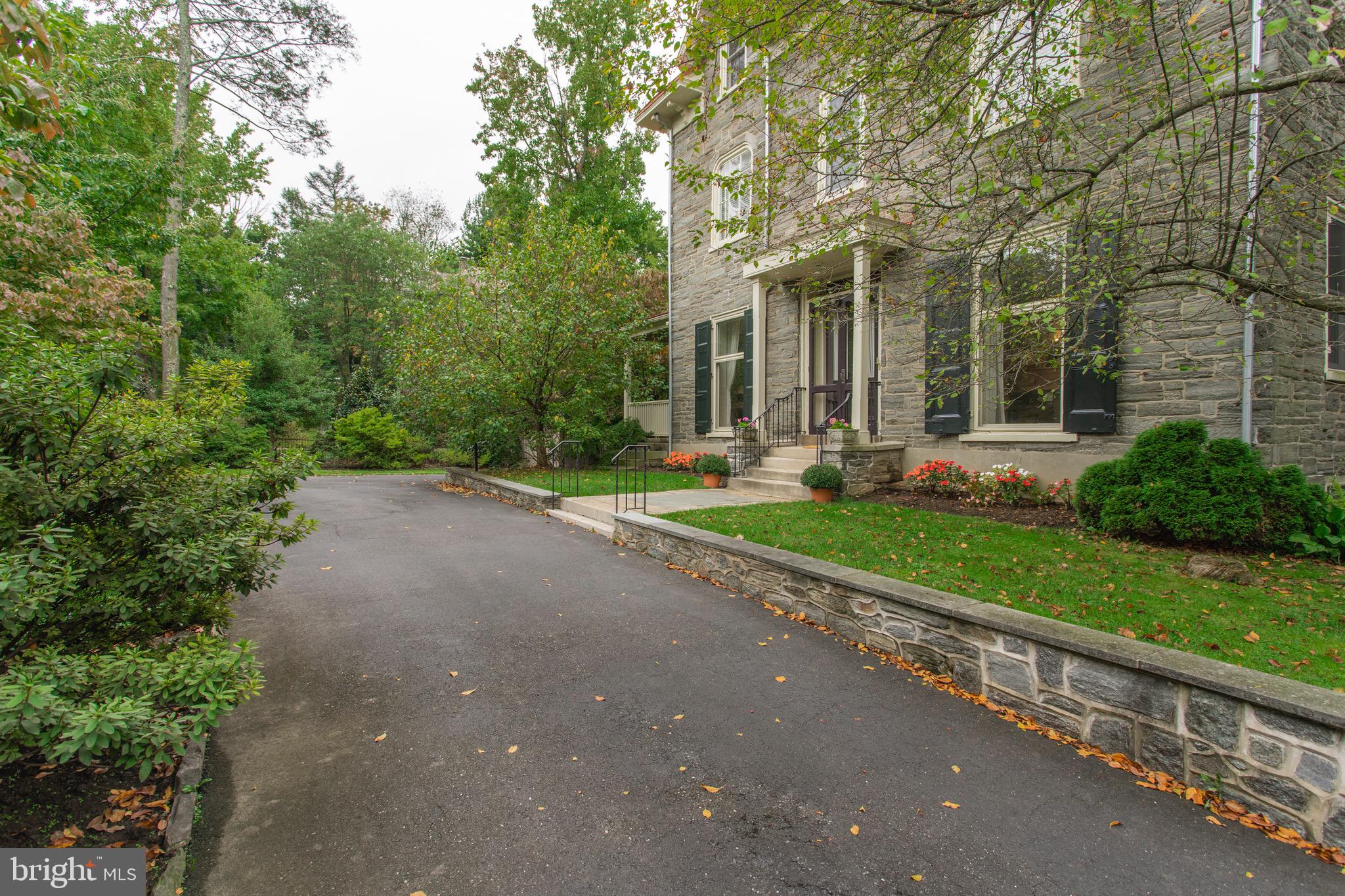 CHESTNUT HILL - Residential