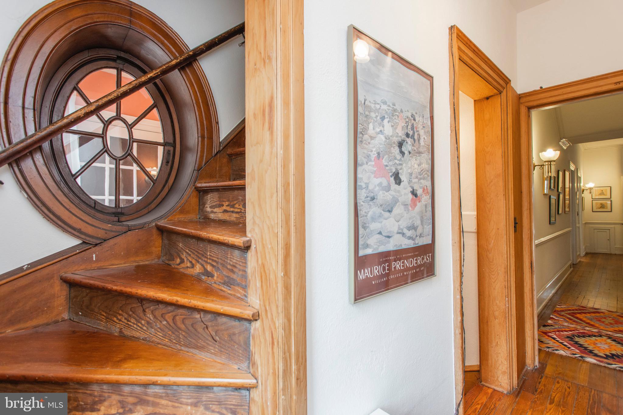 CHESTNUT HILL - Residential