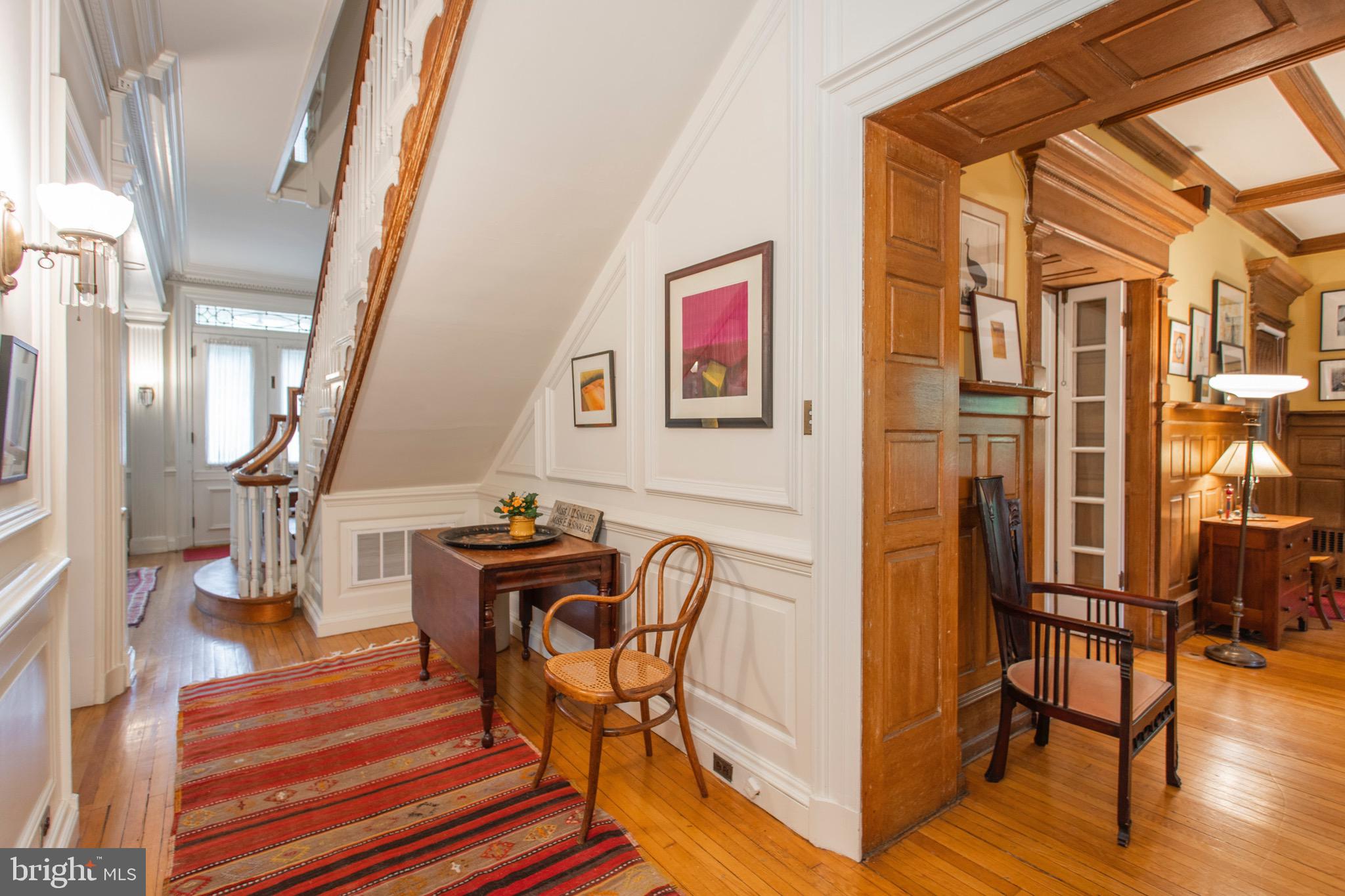 CHESTNUT HILL - Residential