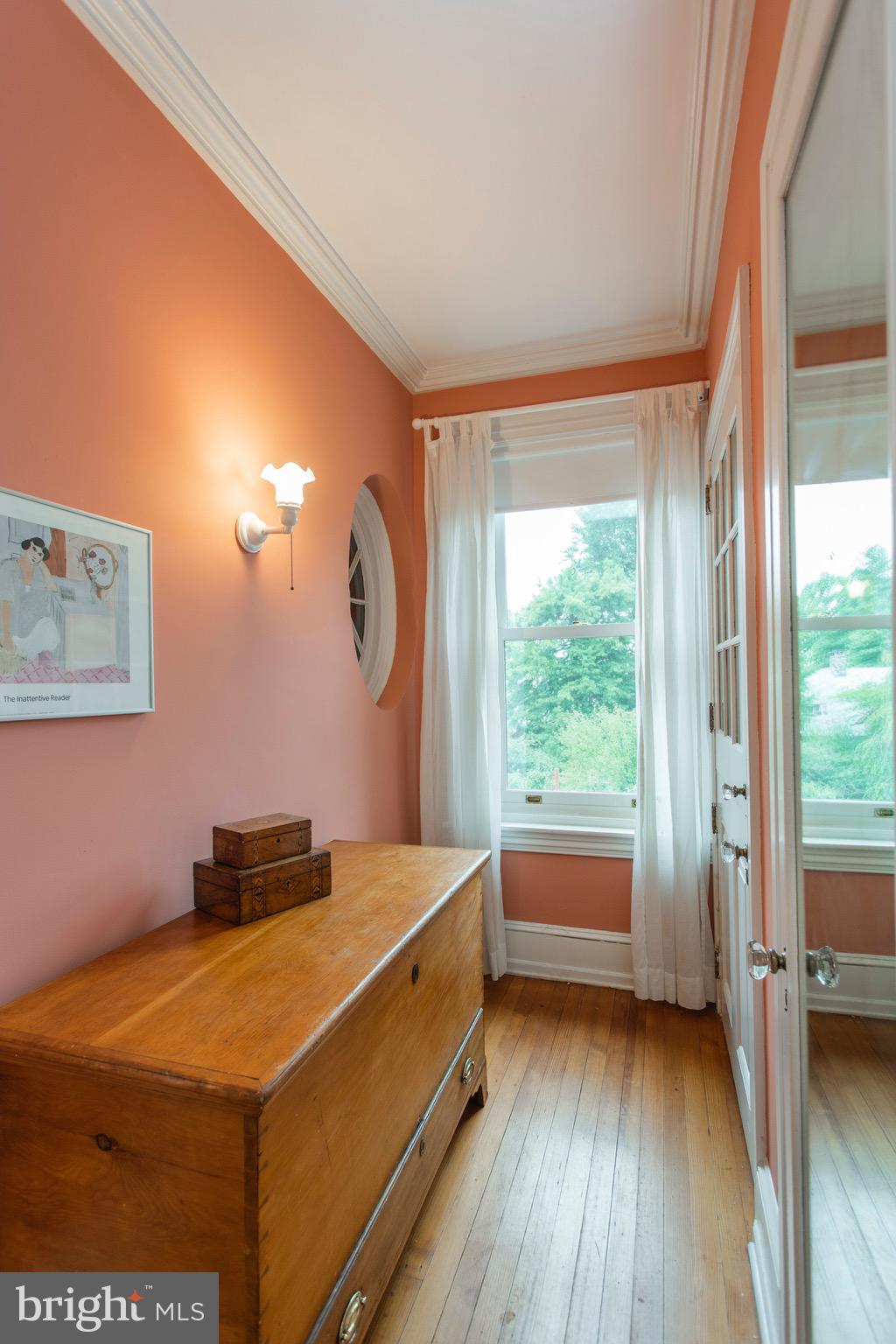 CHESTNUT HILL - Residential