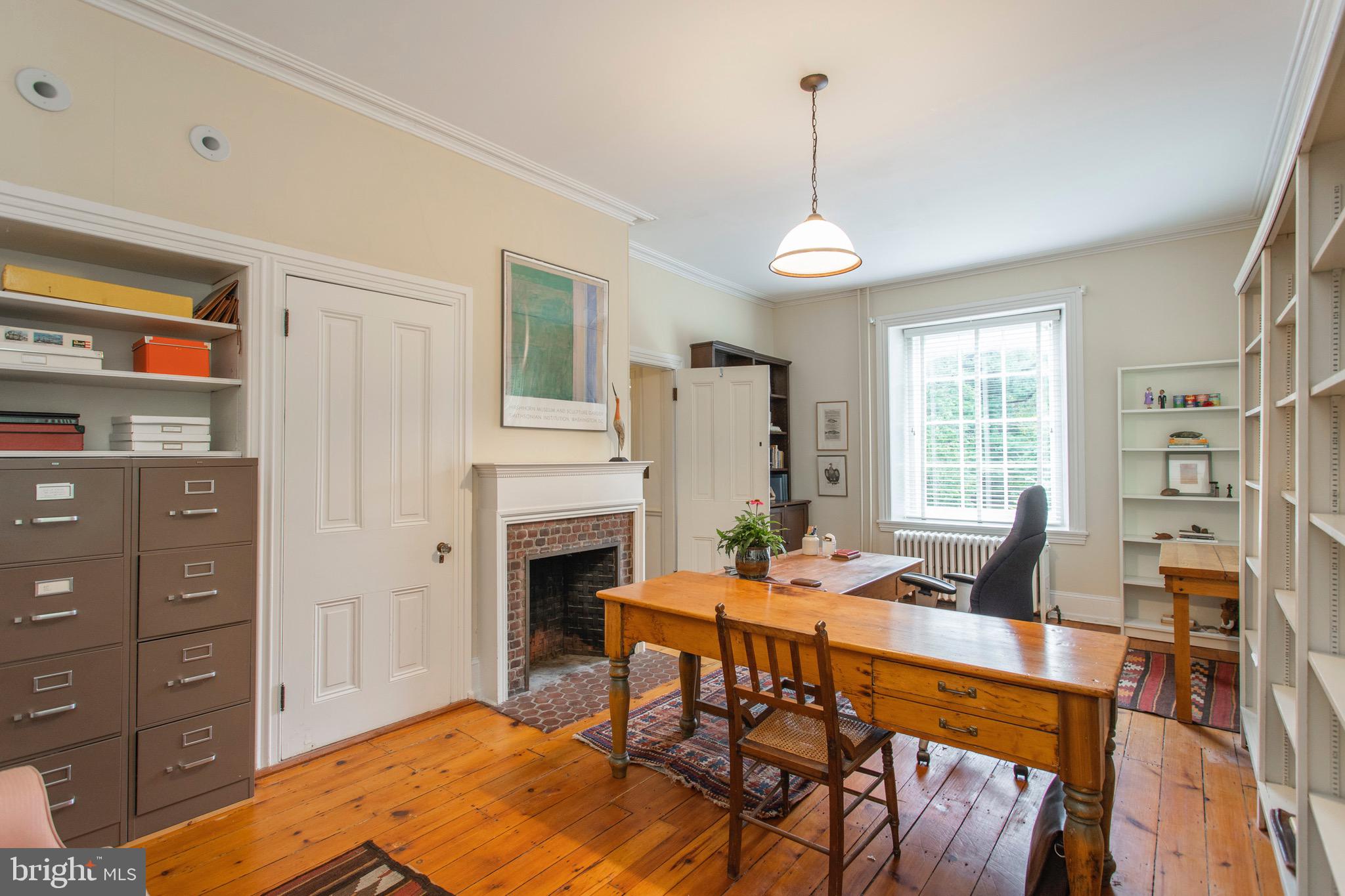 CHESTNUT HILL - Residential