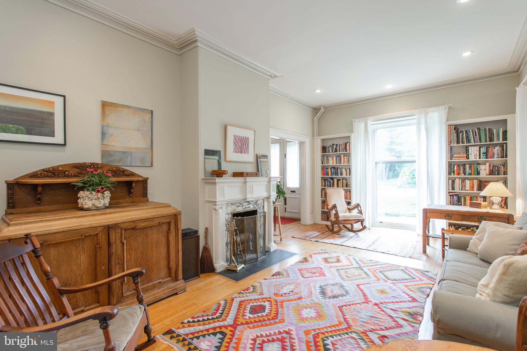 CHESTNUT HILL - Residential