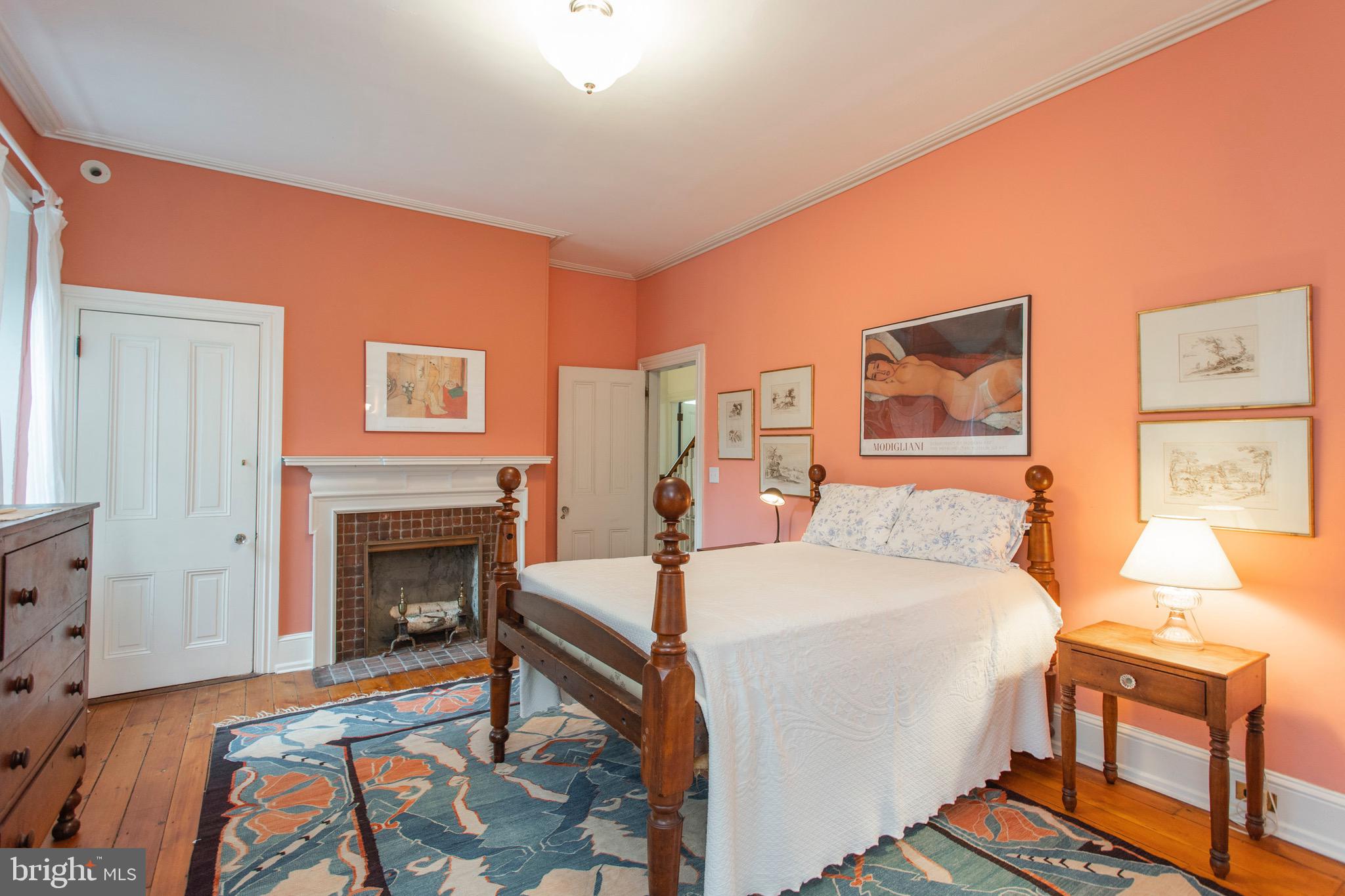 CHESTNUT HILL - Residential