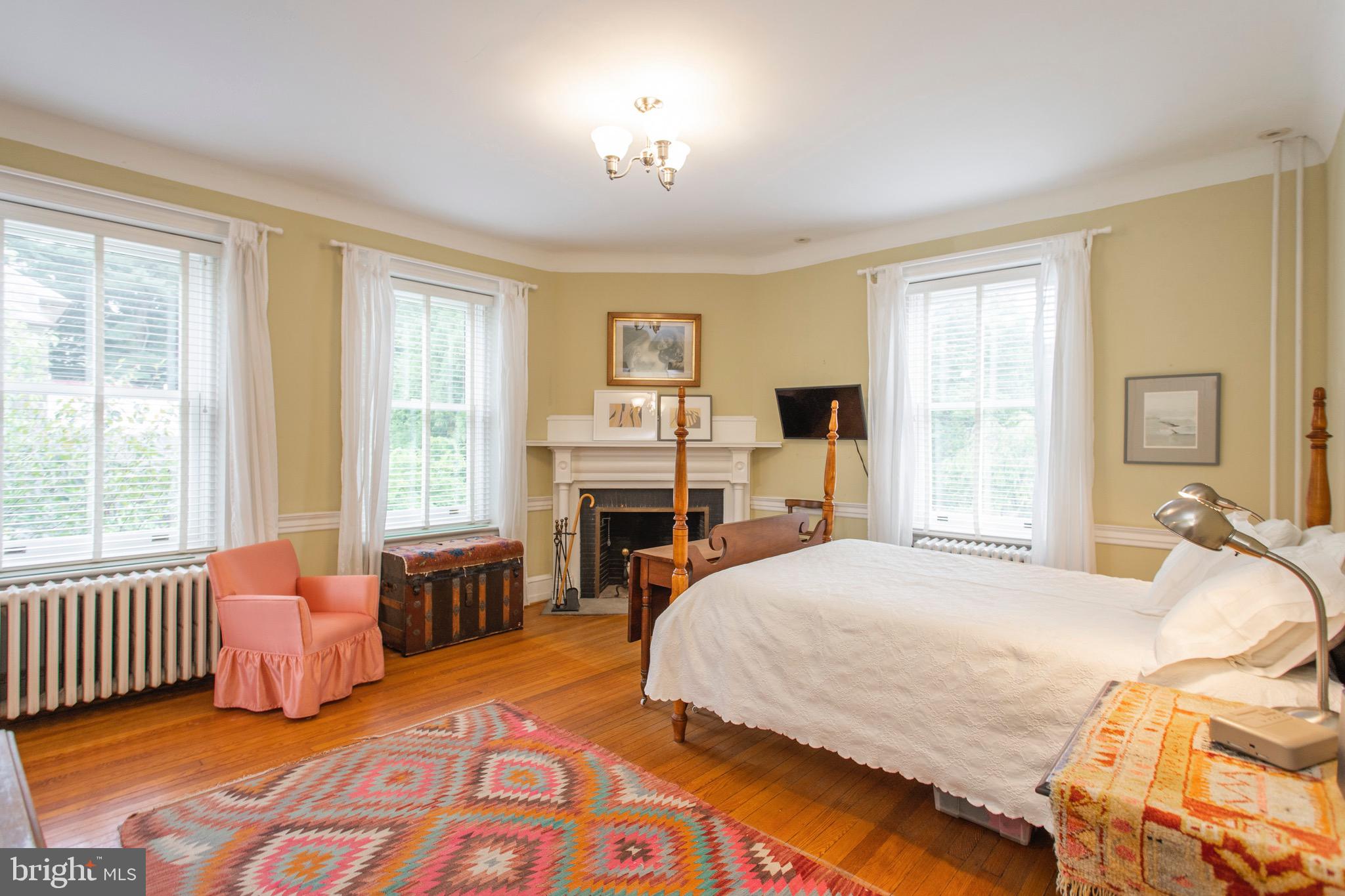 CHESTNUT HILL - Residential