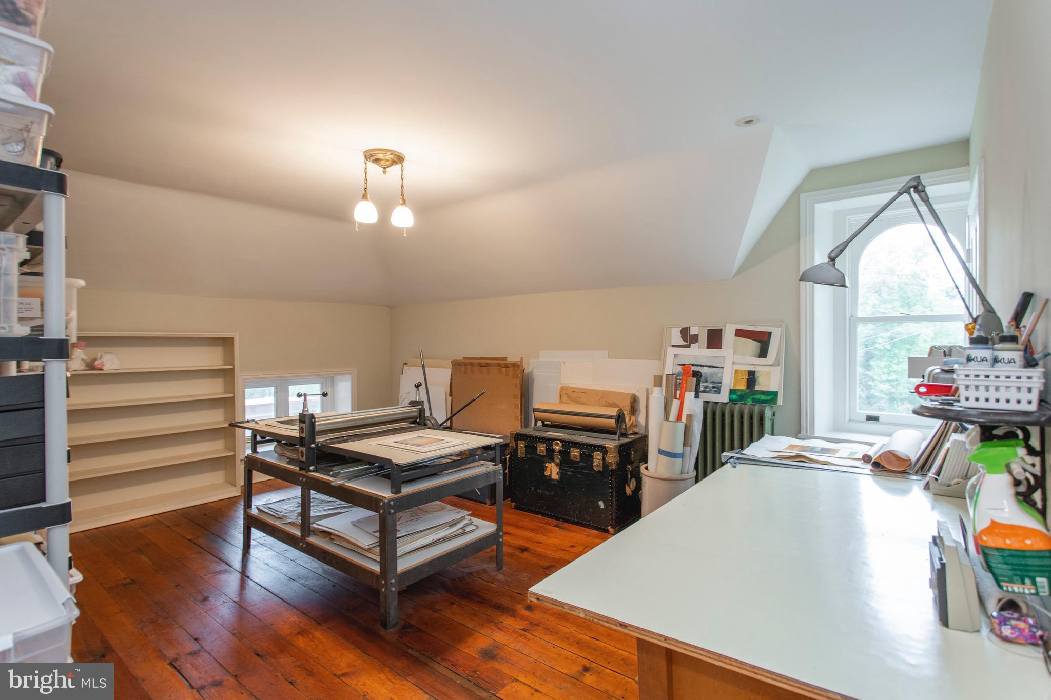 CHESTNUT HILL - Residential