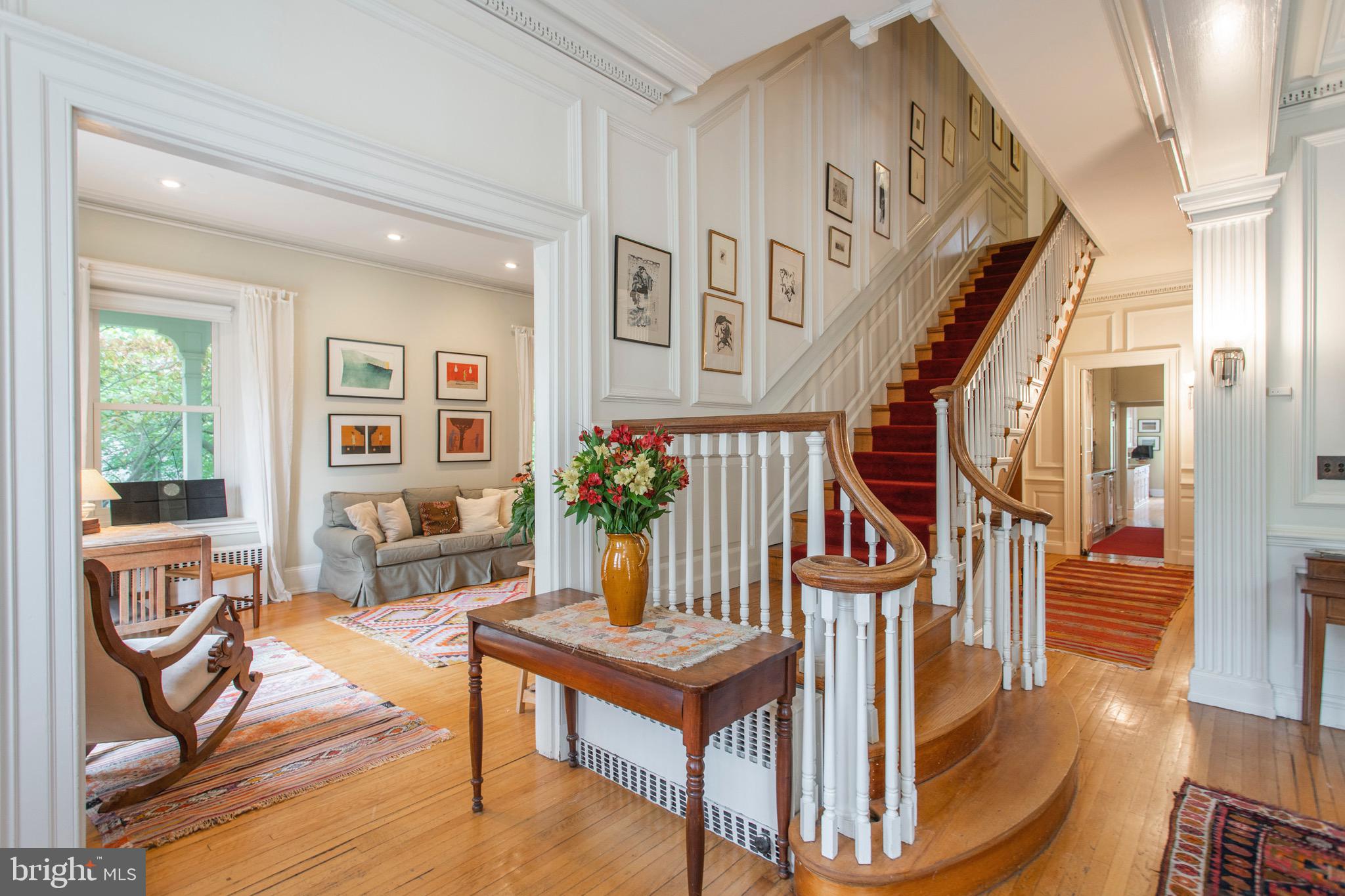 CHESTNUT HILL - Residential