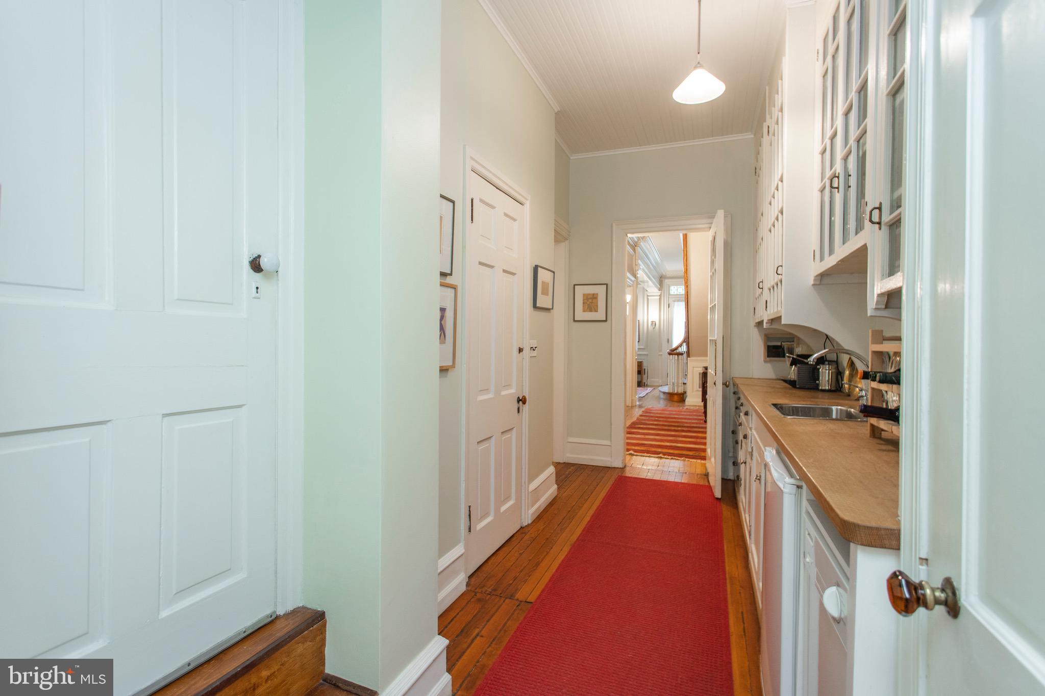 CHESTNUT HILL - Residential