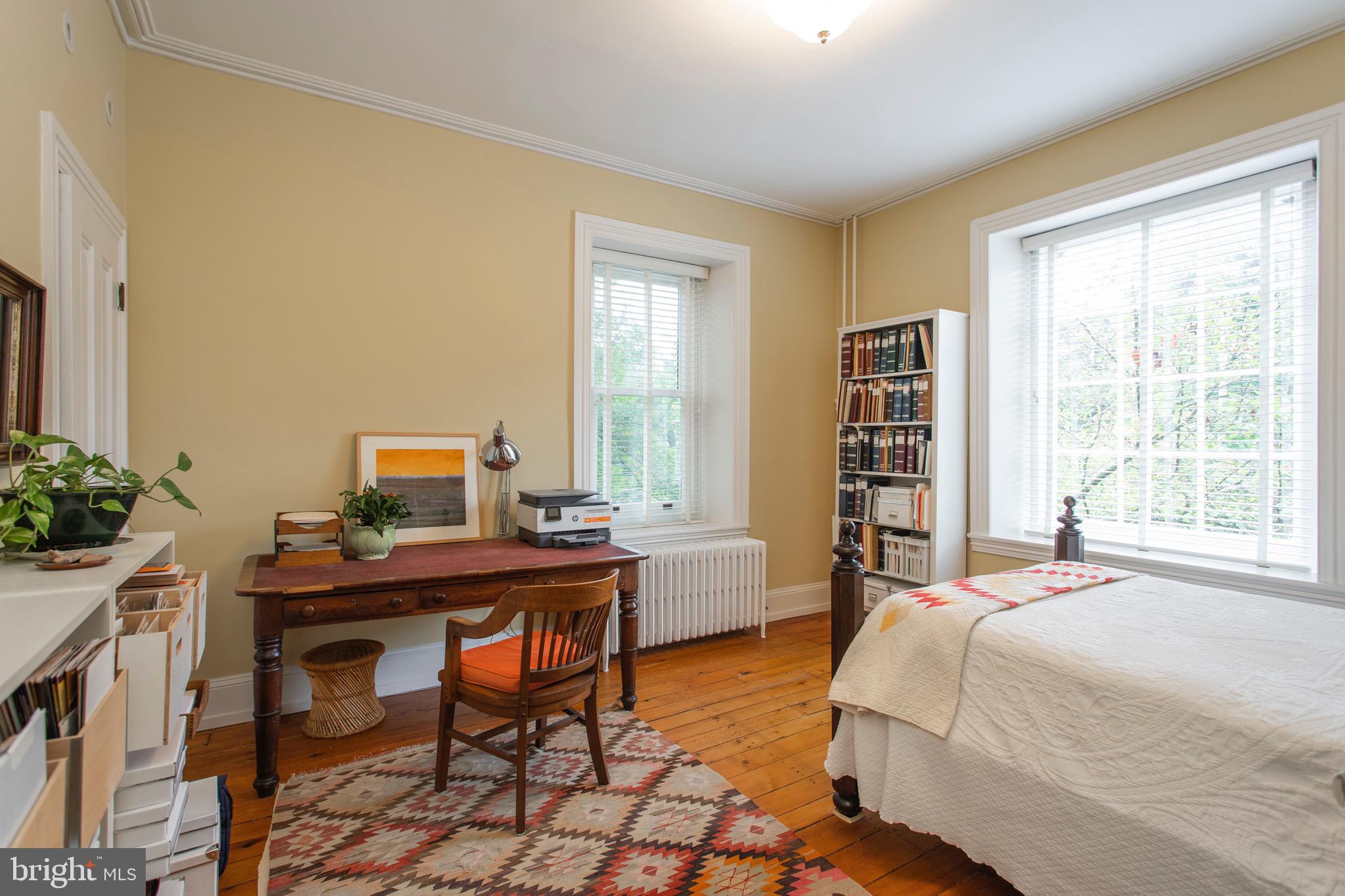 CHESTNUT HILL - Residential